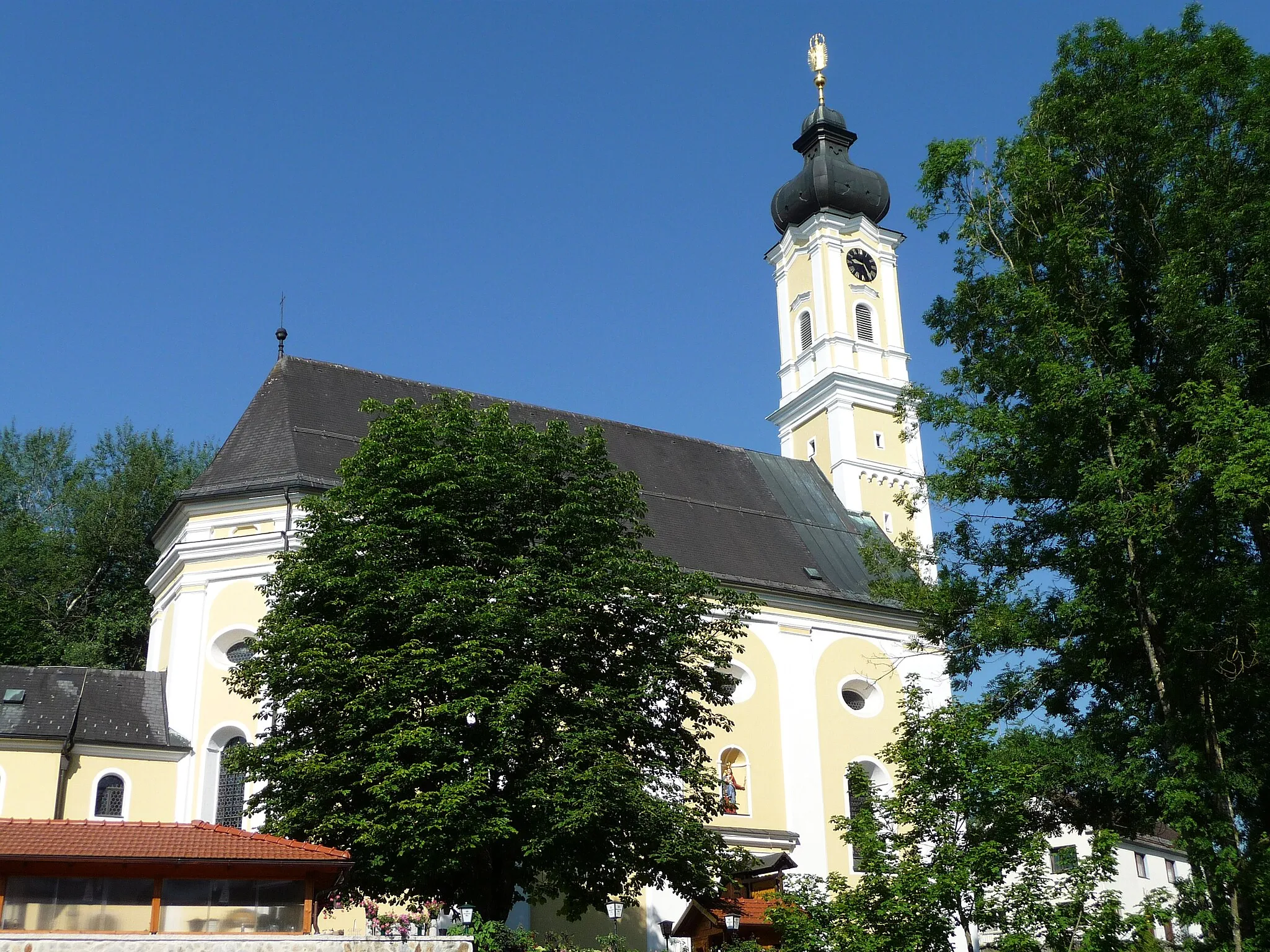 Photo showing: Die Pfarr- und Wallfahrtskirche Brunnenthal bei Schärding, Oberösterreich

This media shows the protected monument with the number 58137 in Austria. (Commons, de, Wikidata)