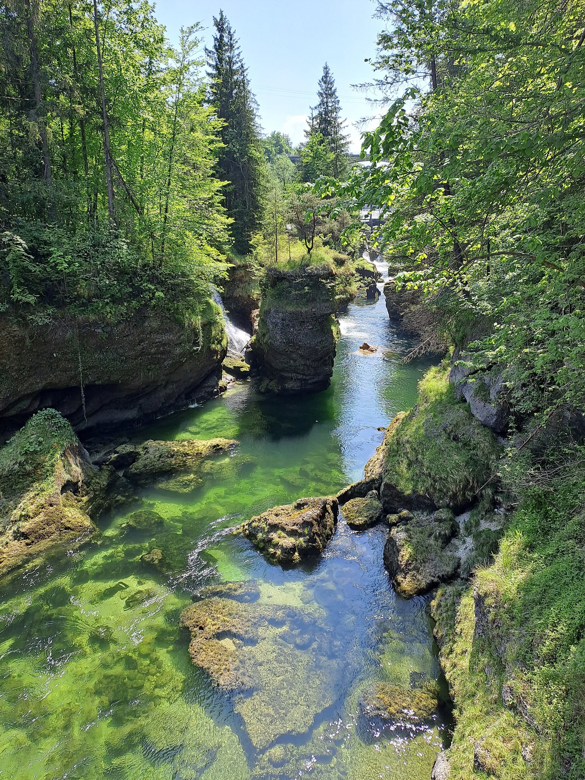 Photo showing: The Traun river, after the Traunfalls (Austria)
