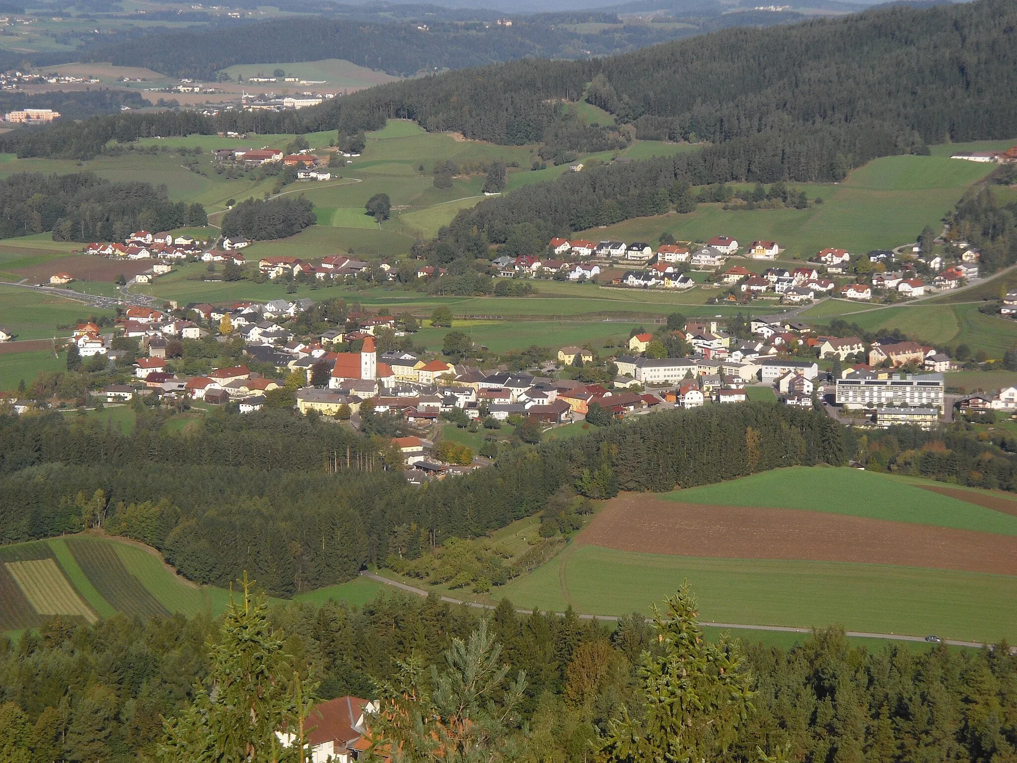Photo showing: Blick vom Hoh-Haus auf die Gemeinde Lasberg