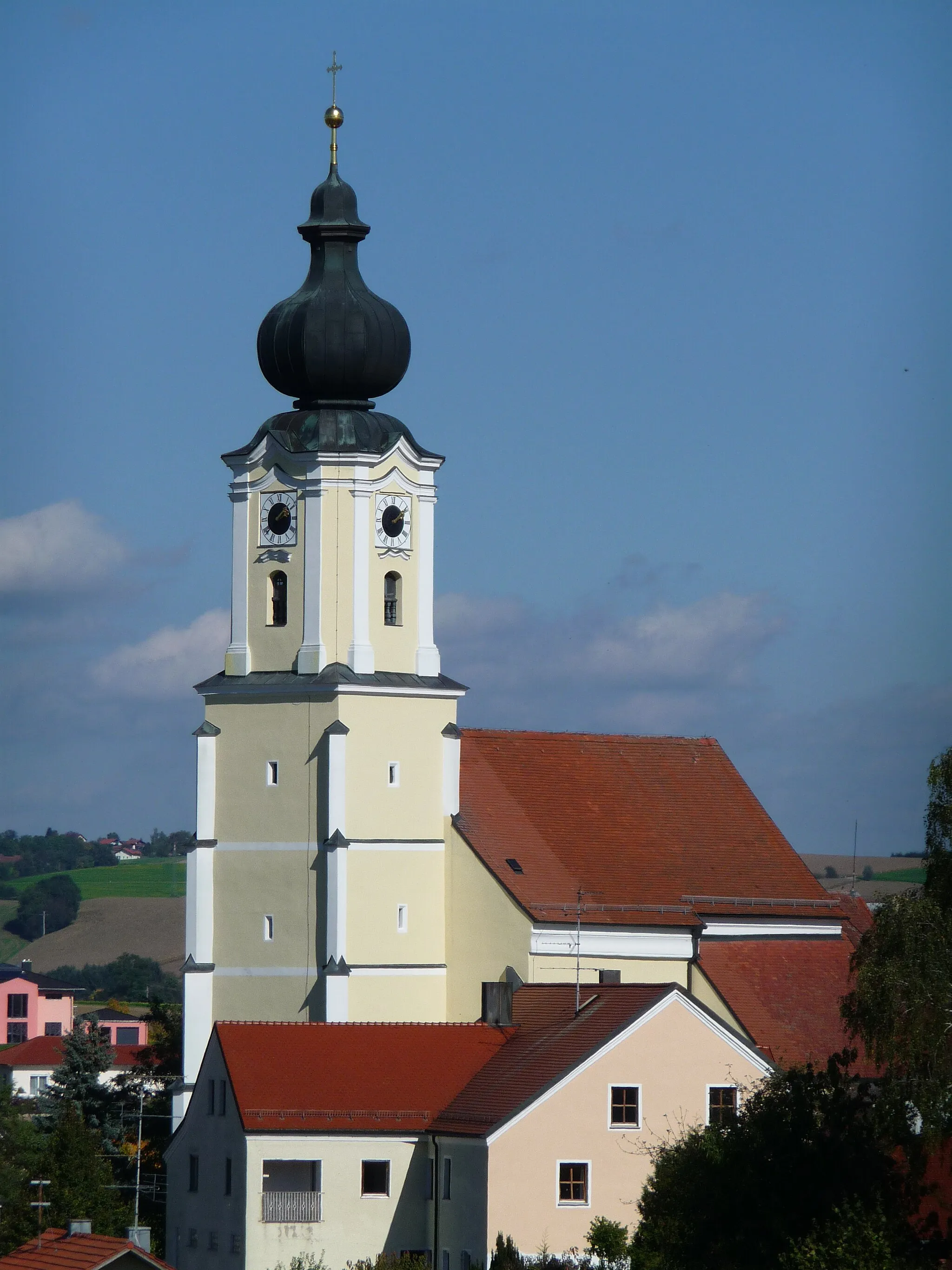 Photo showing: Die Pfarrkirche Maria Himmelfahrt in Bad Höhenstadt