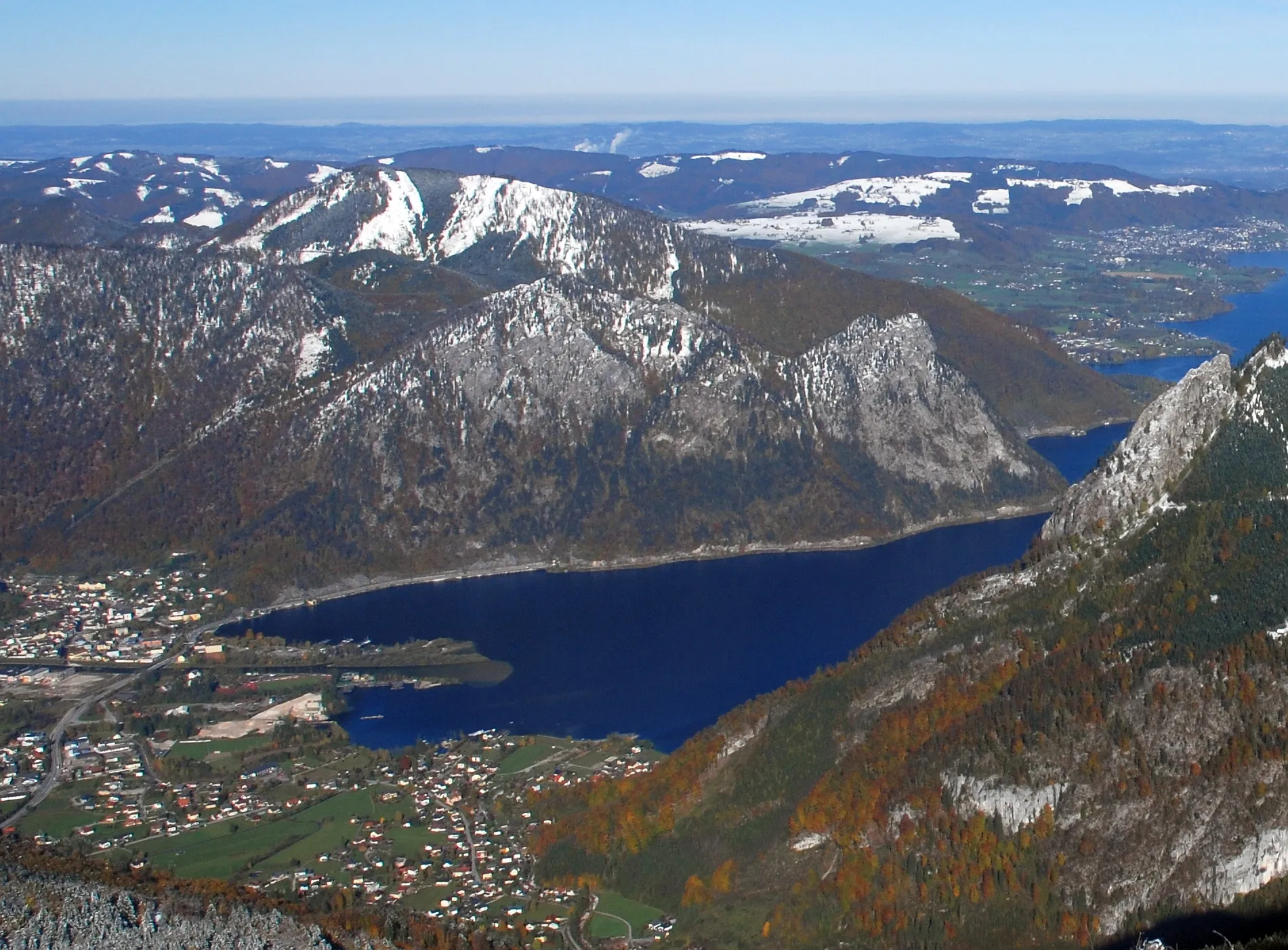 Photo showing: Großer und Kleiner Sonnstein in Ebensee am Traunsee, Österreich