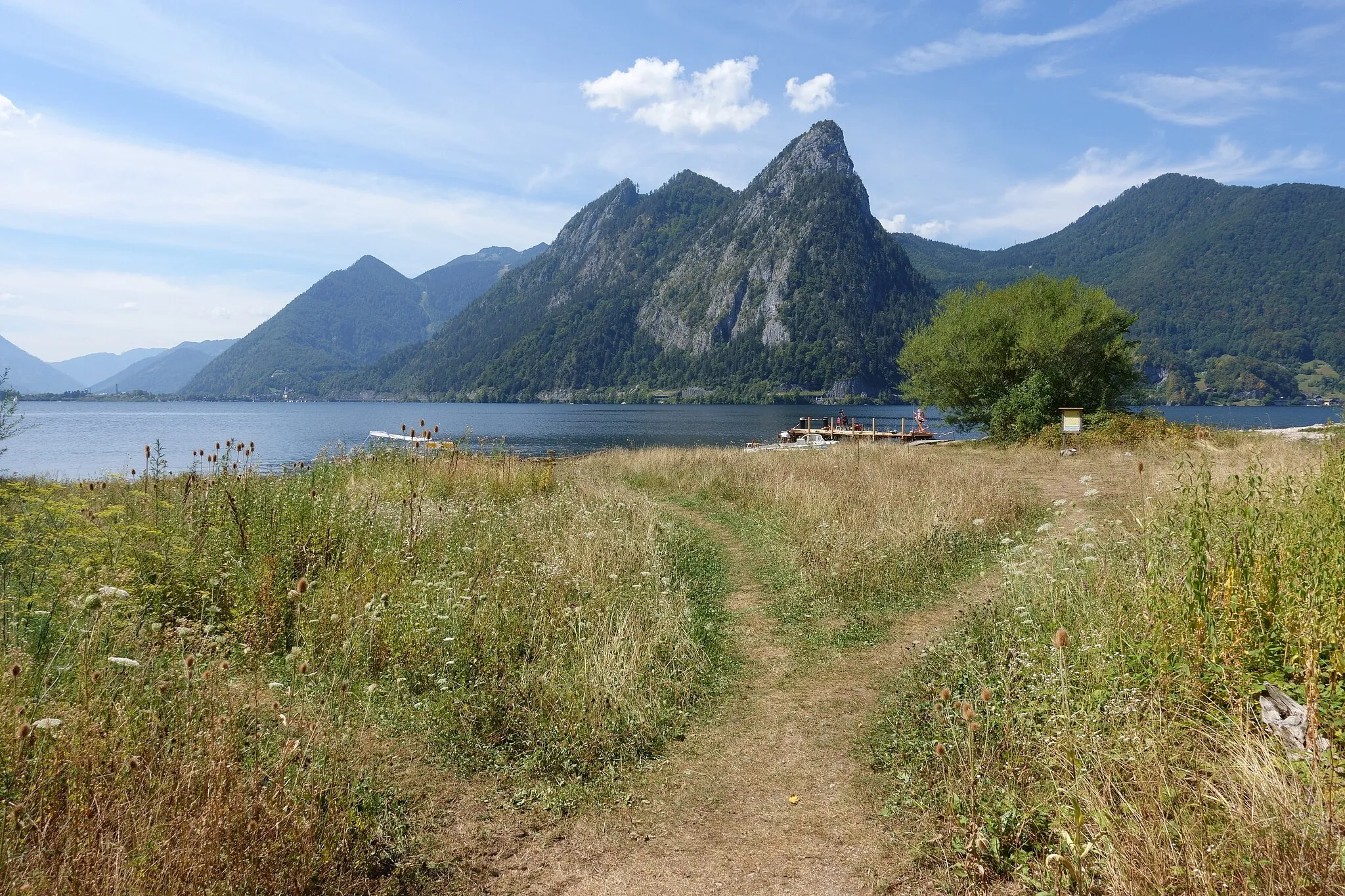 Photo showing: Karbach Blick auf den Kleinen Sonnstein, Gmunden, Österreich