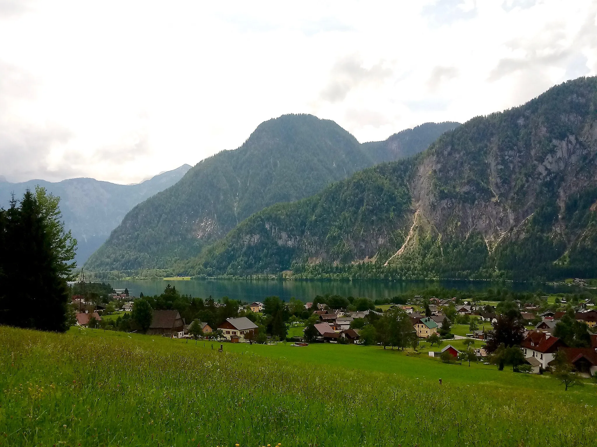 Photo showing: Gosaueck und Hallstätter See in Bad Goisern.