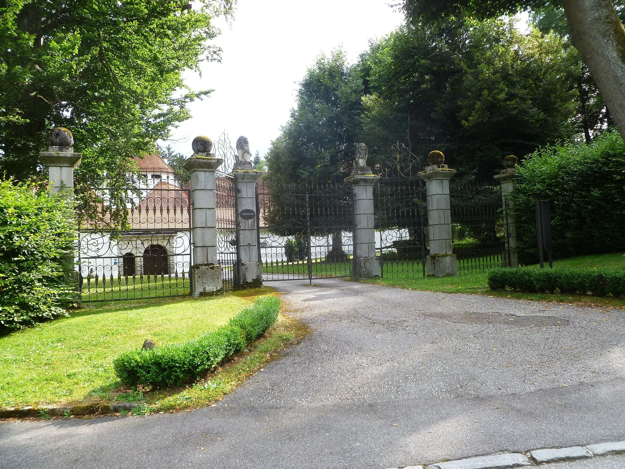 Photo showing: Schloss Lichtenau (Einfahrt)