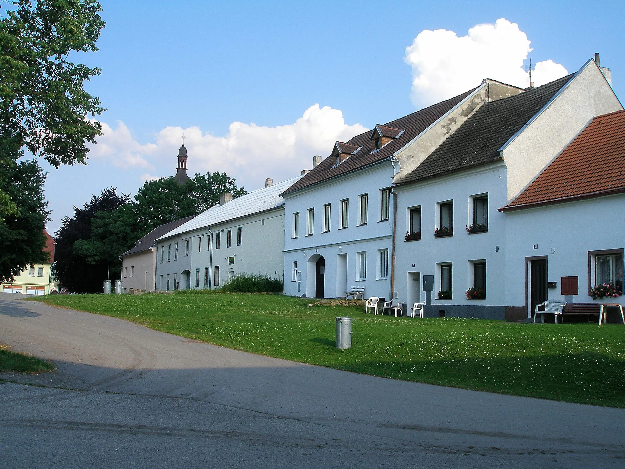 Photo showing: Horní Dvořiště - the southern side of the sqaure