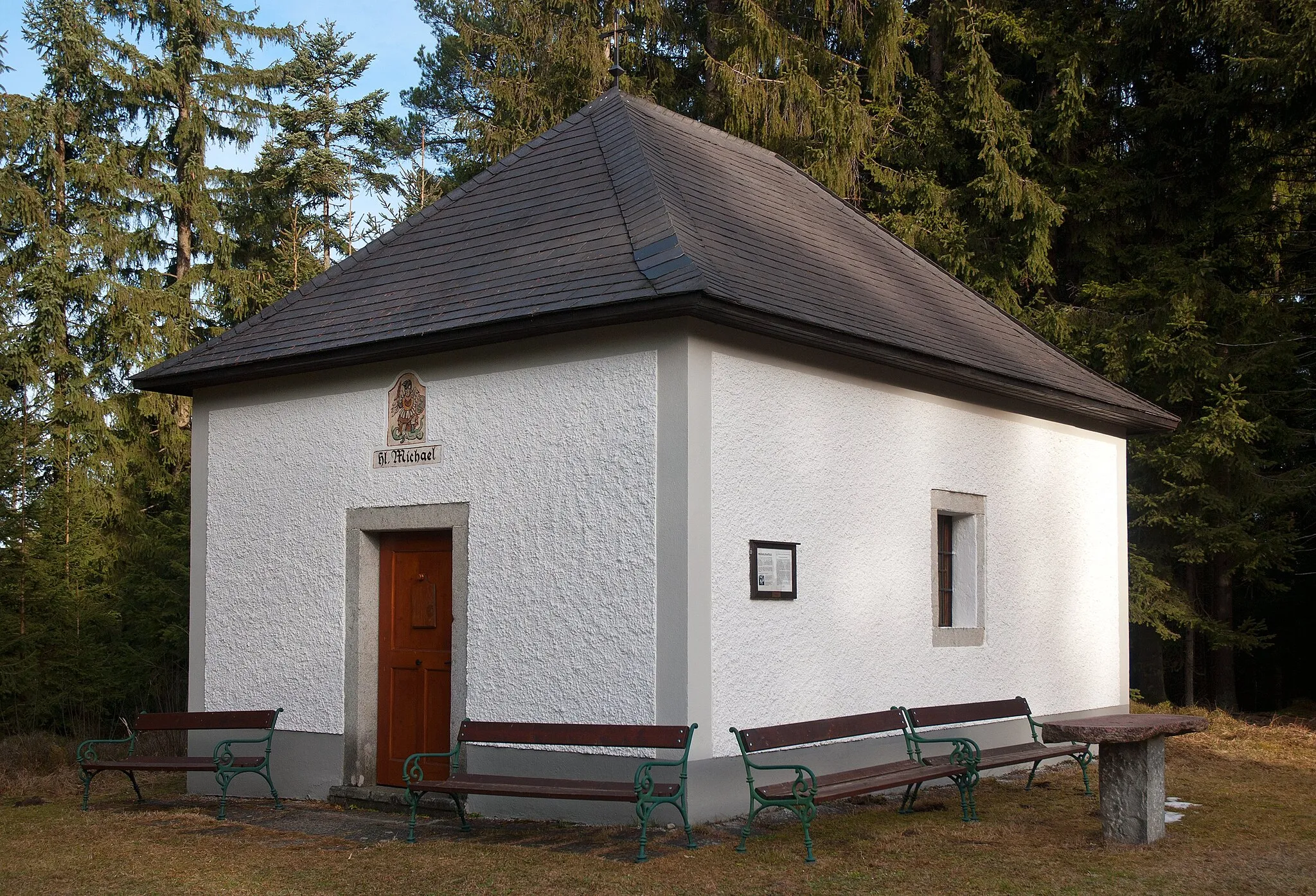 Photo showing: Aussenansicht der Michaelskapelle auf dem Krienerberg in Berg bei Rohrbach