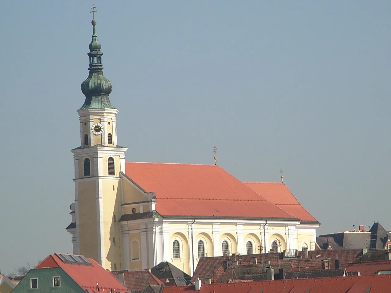 Photo showing: Pfarrkirche St. Georg, Schärding

This media shows the protected monument with the number 59647 in Austria. (Commons, de, Wikidata)