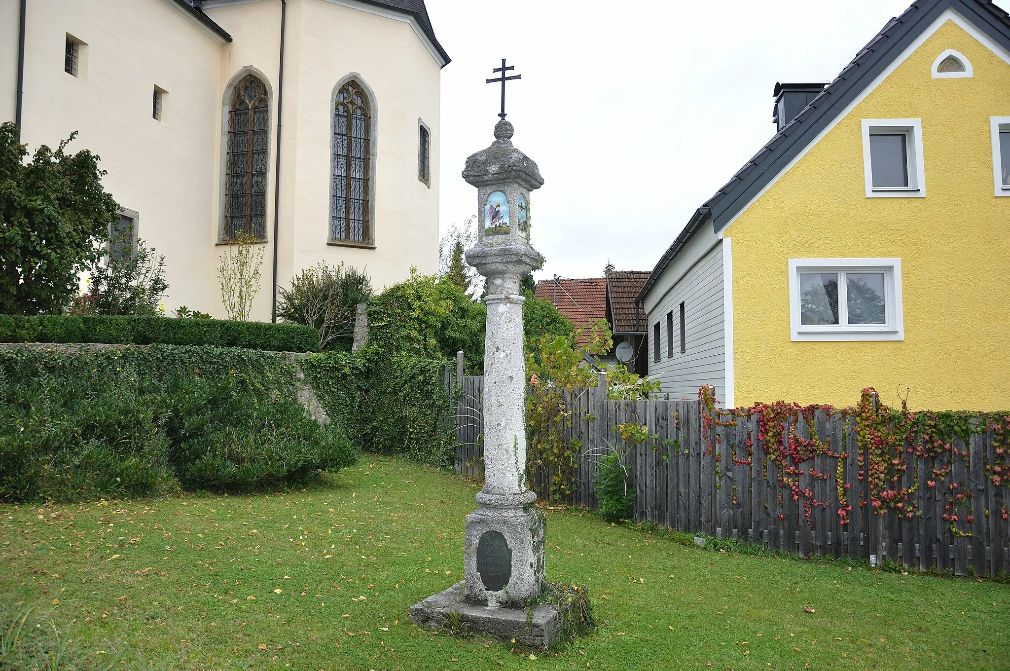 Photo showing: Bildstock neben der Kirche in St.Marien