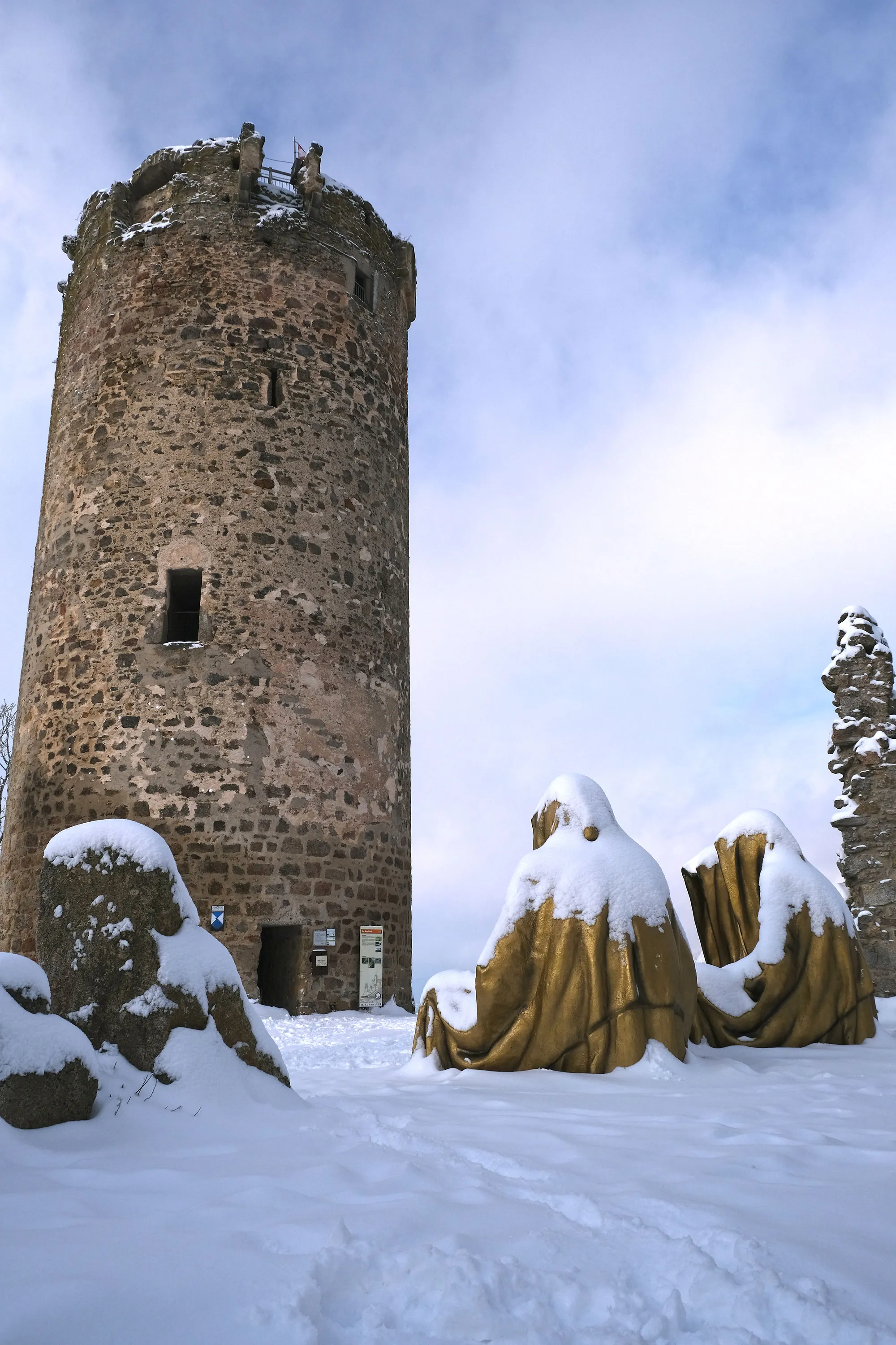 Photo showing: Castle Ruin Waxenberg   GUARDIANS OF TIME by Manfred Kielnhofer GUARDIANS OF NATURE  GUARDIANS OF SUSTAINABILITY  GUARDIANS OF RIGHTS  The world needs more "guardians of time" than ever