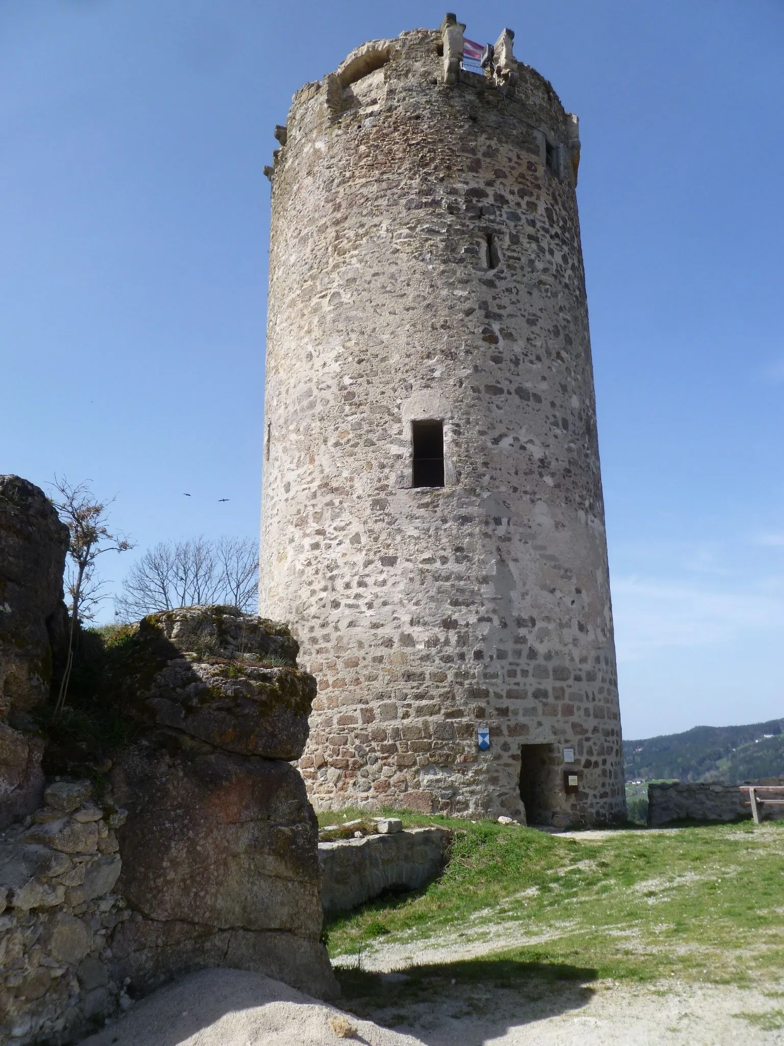 Photo showing: Burgruine_Waxenberg Aussichtsturm