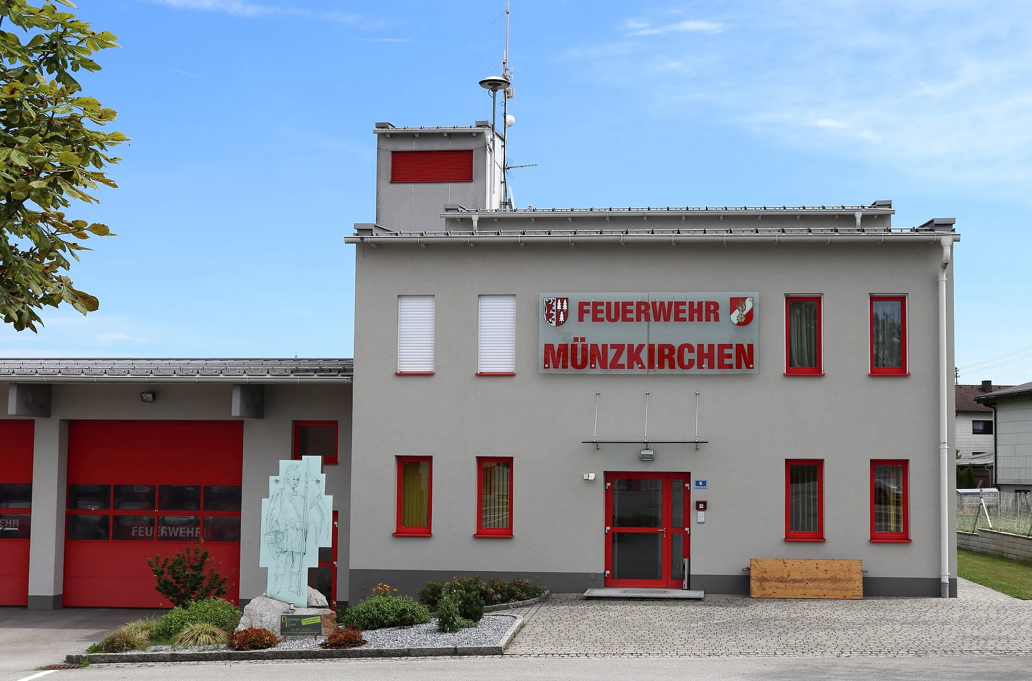 Photo showing: Feuerwehrhaus der Freiwilligen Feuerwehr Münzkirchen