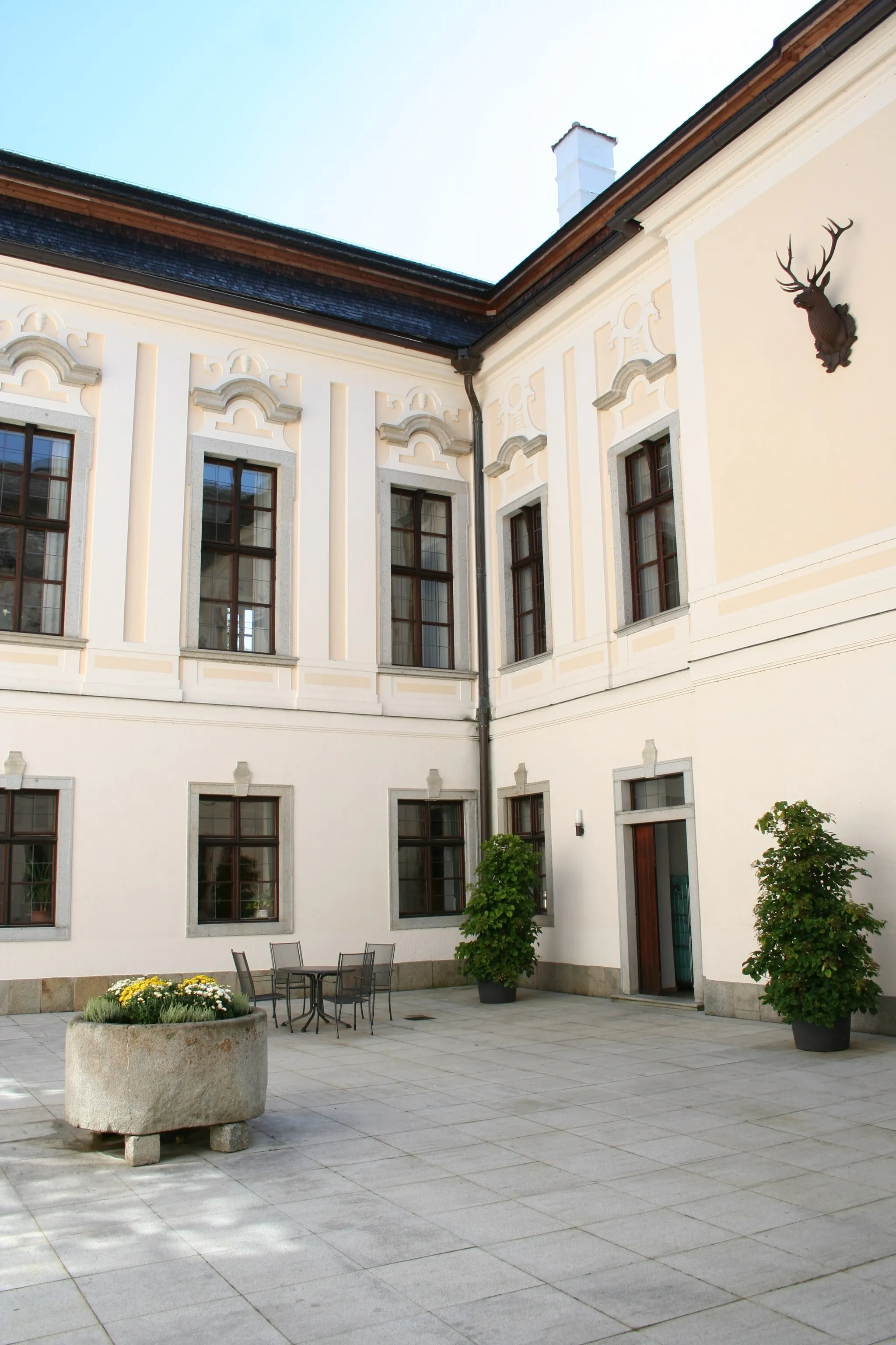 Photo showing: Schloss Hohenbrunn in St. Florian (Innenhof).