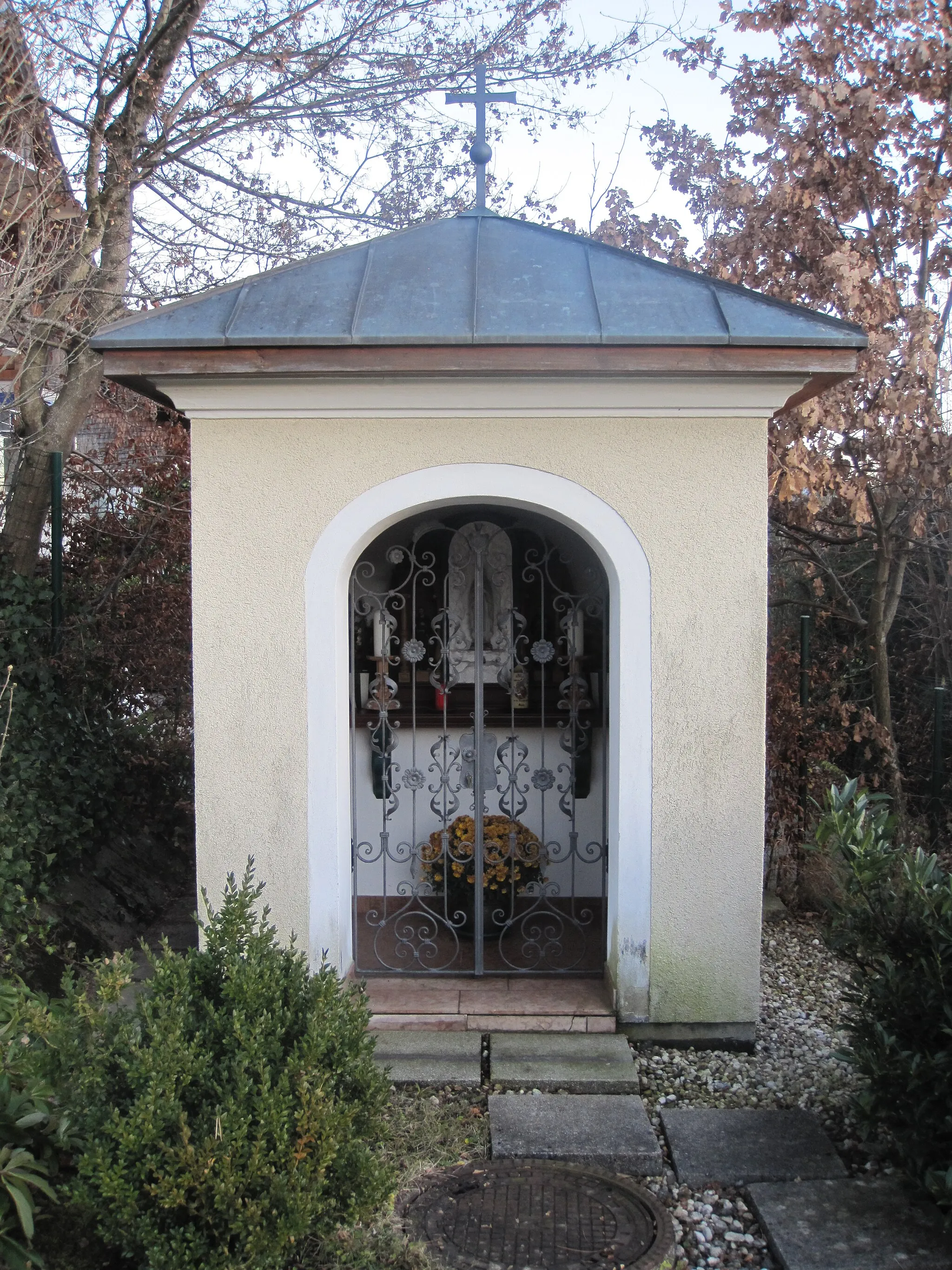 Photo showing: Kapellenbildstock, Gasterbauer-Kapelle, Mondsee.