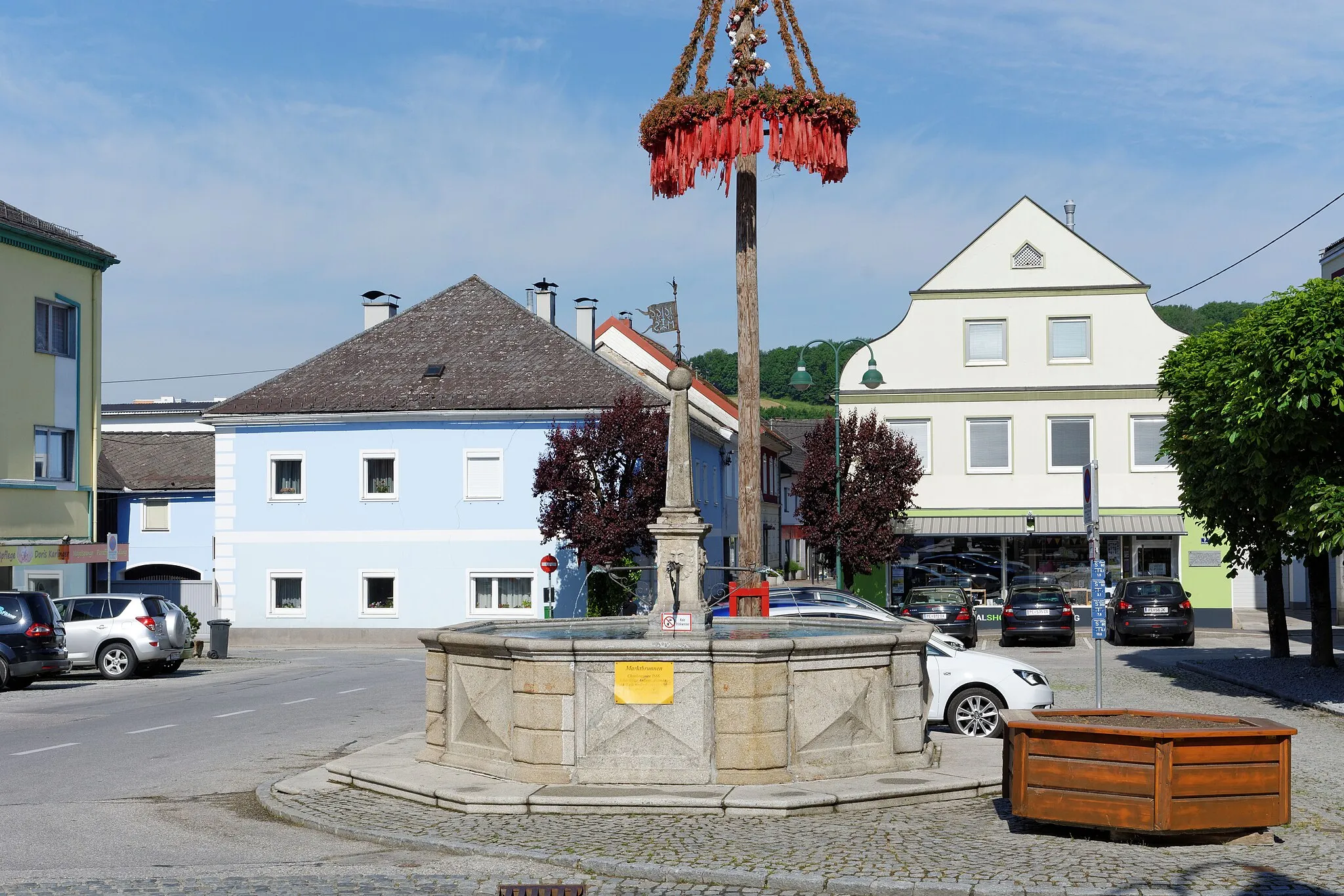 Photo showing: Water well in Schwertberg, Upper Austria, Austria