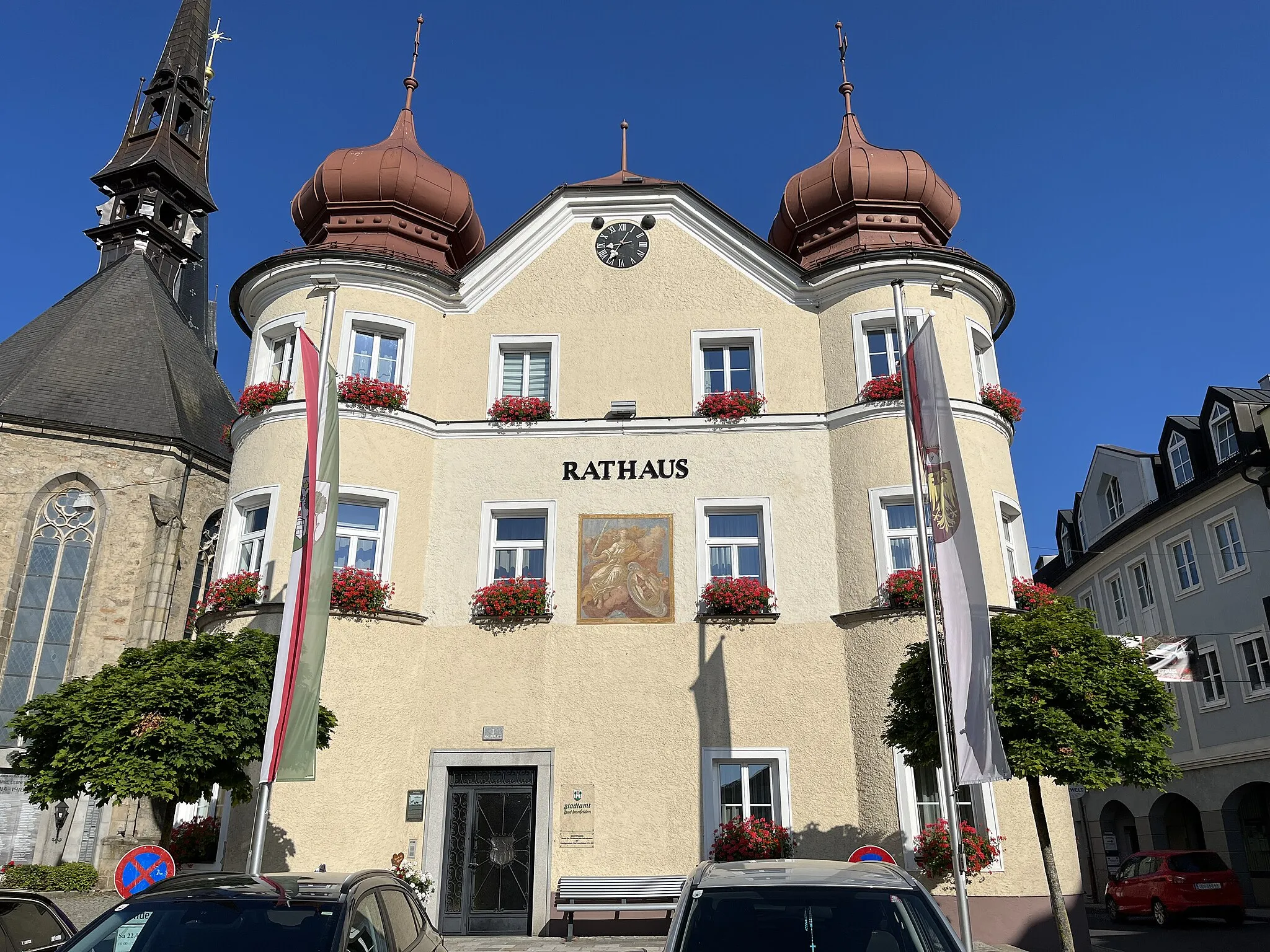 Photo showing: Bad Leonfelden Rathaus im Sonnenlicht