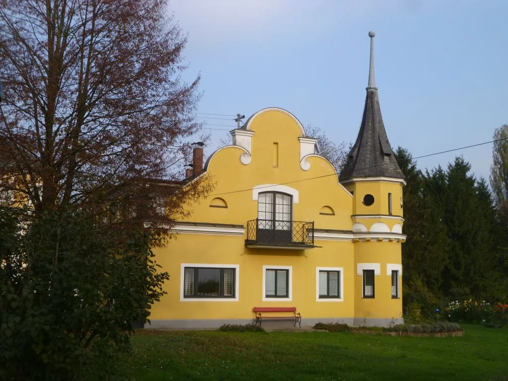 Photo showing: Schloss Rufling - Nebengebäude