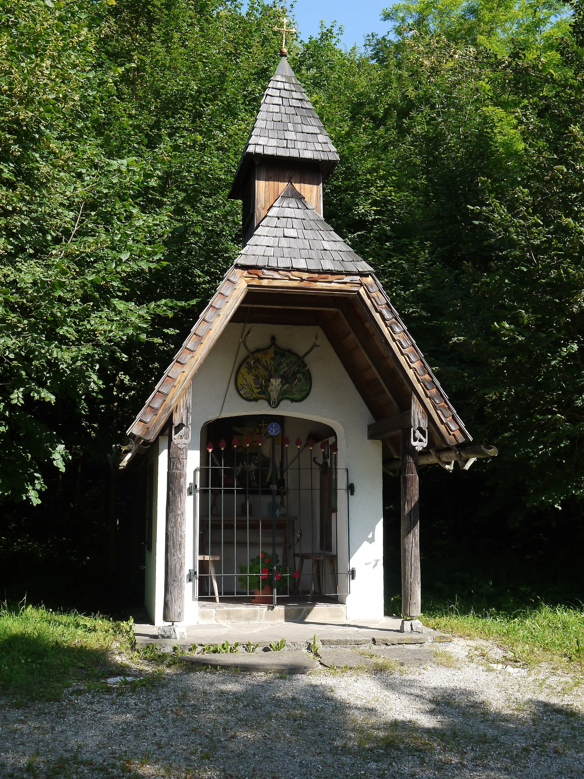 Photo showing: Feuchtbodensiedlung Gerlhamer Moor Kapelle. Die Kapelle wurde nach 2000 errichtet und ist nicht historisch relevant!