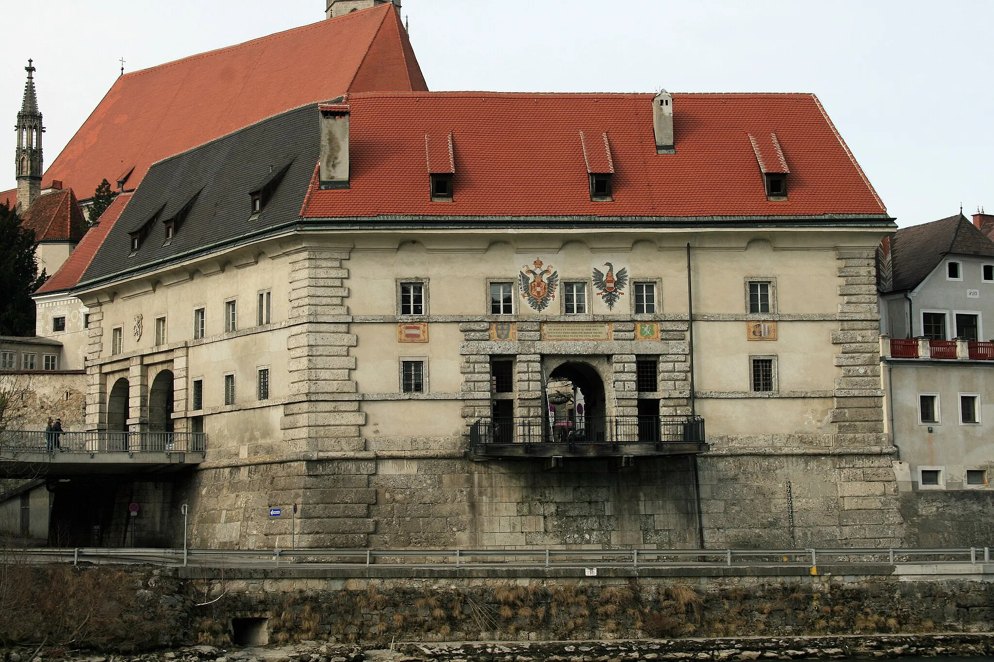 Photo showing: Das Steyrer Neutor von der Schönauerbrücke aus gesehen