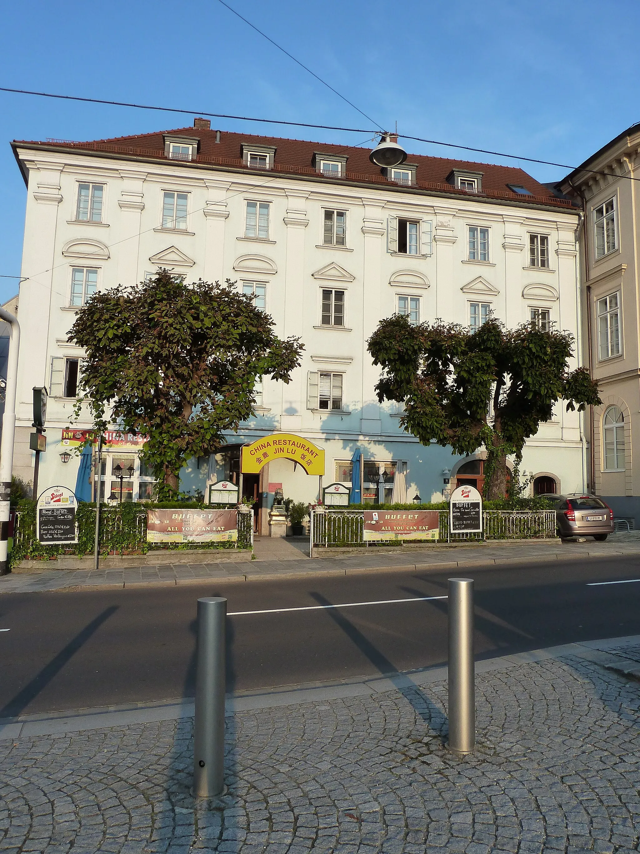 Photo showing: Gasthaus Zum Goldenen Kreuz