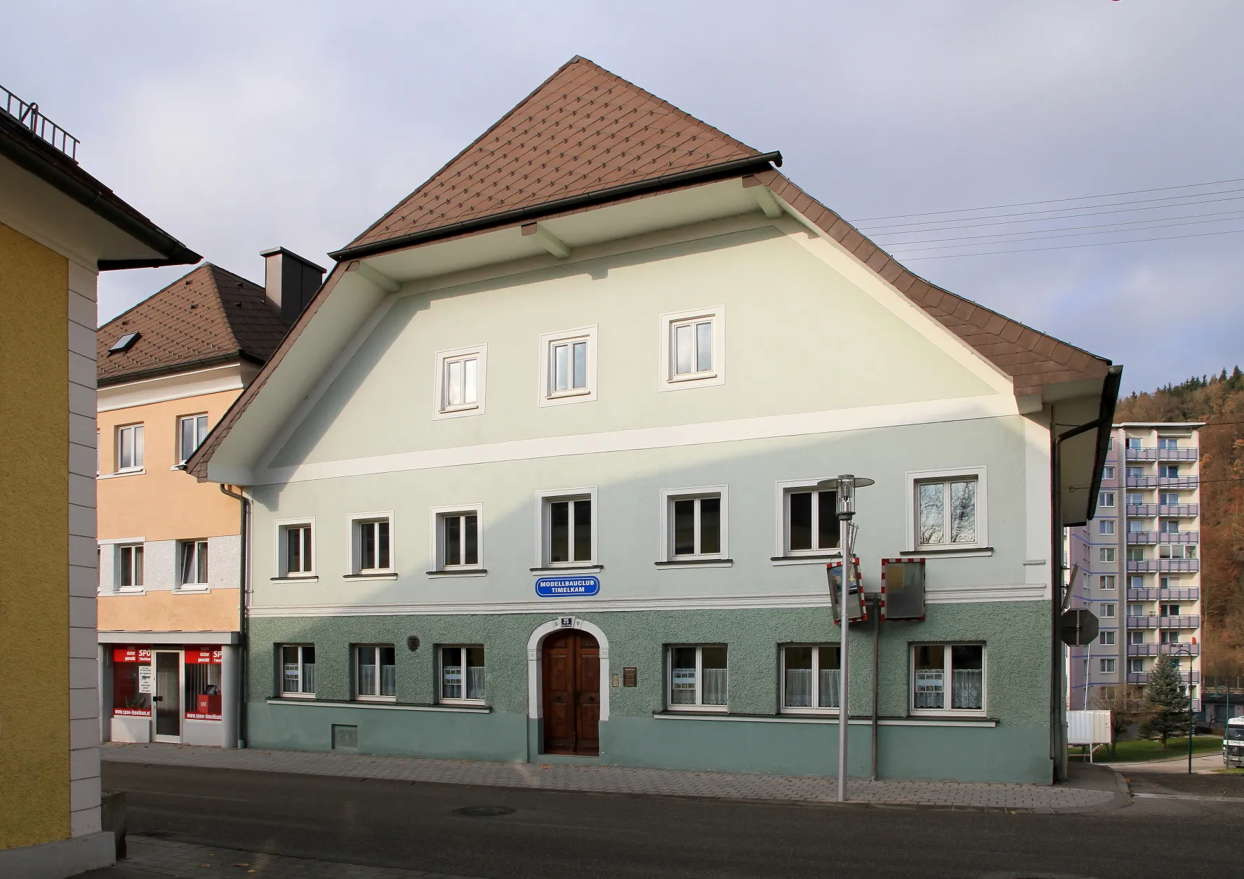 Photo showing: Das denkmalgeschützte Lebzelterhaus in der oberösterreichischen Marktgemeinde Timelkam.