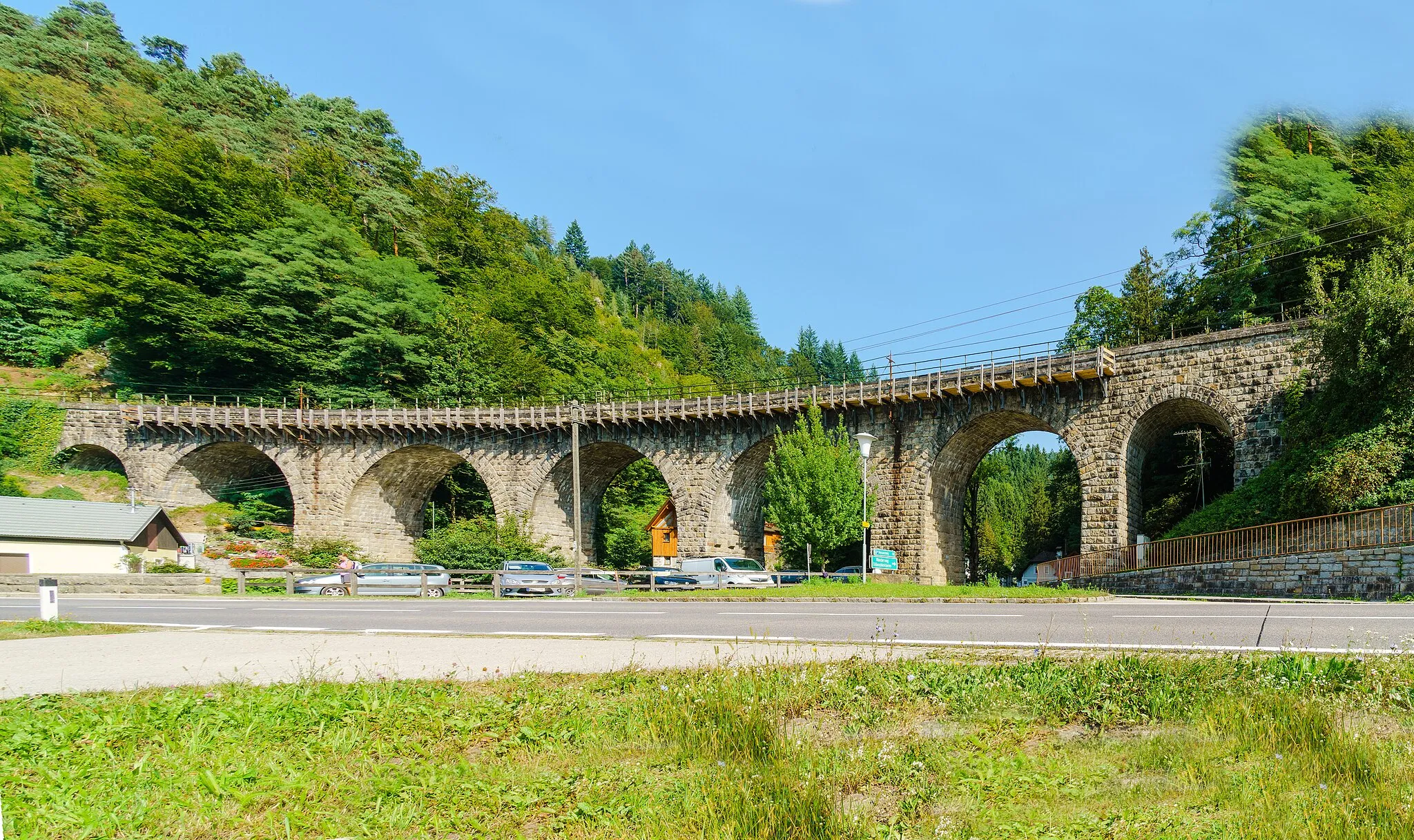 Photo showing: Viadukt der Donauuferbahn über den Grießenbach in St. Nikola an der Donau OT Struden