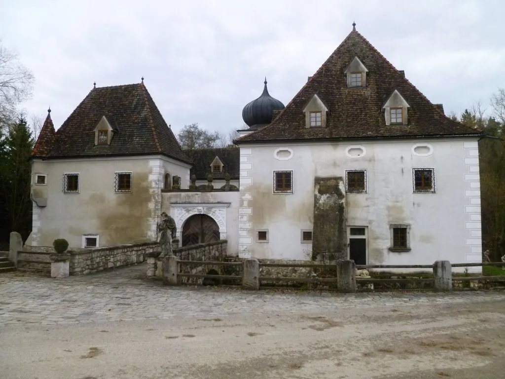 Photo showing: Schloss_Hueb