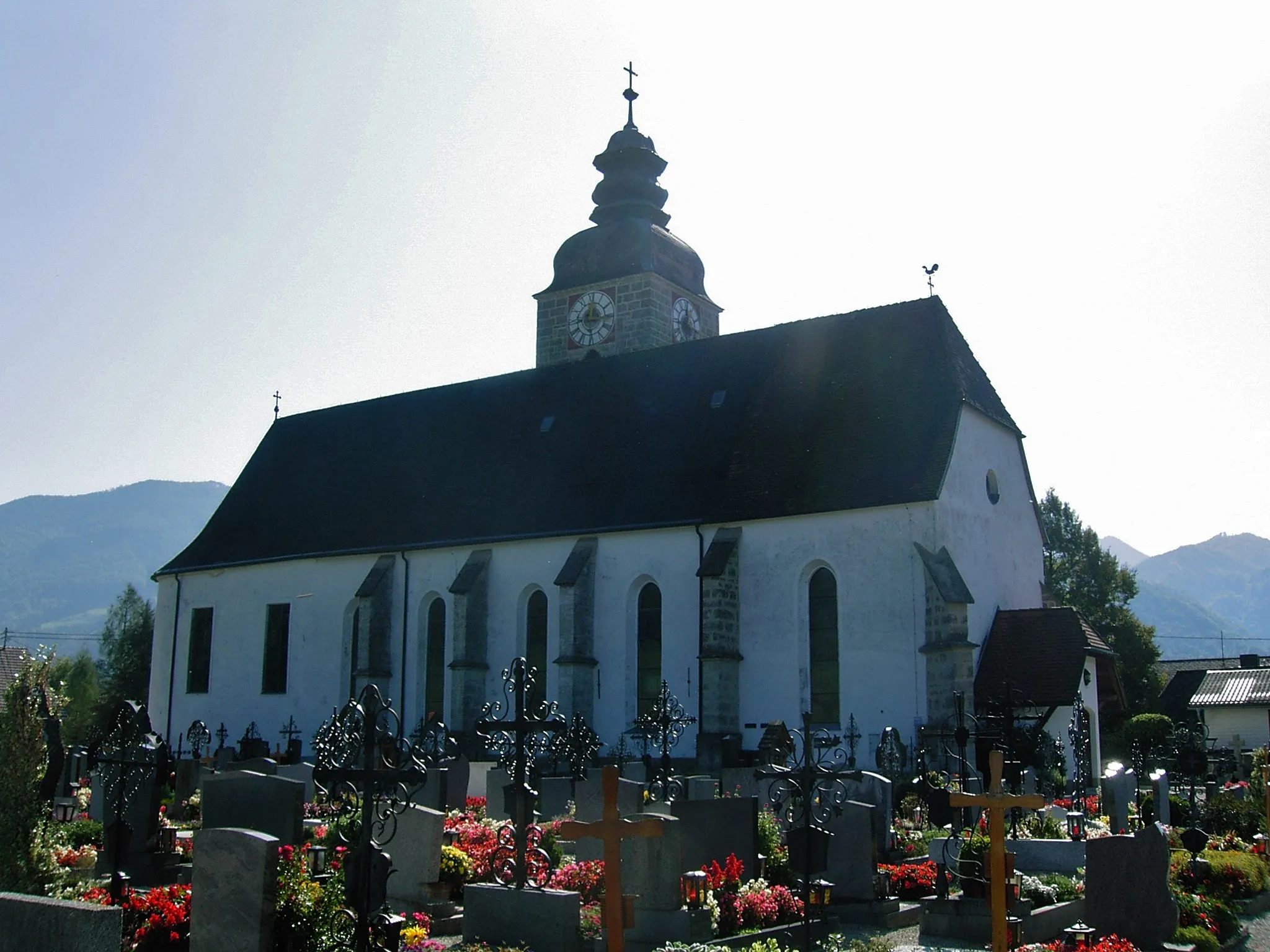 Photo showing: Großraming Katholische Pfarrkirche hl.Jakobus der Ältere und Friedhof, Nordansicht