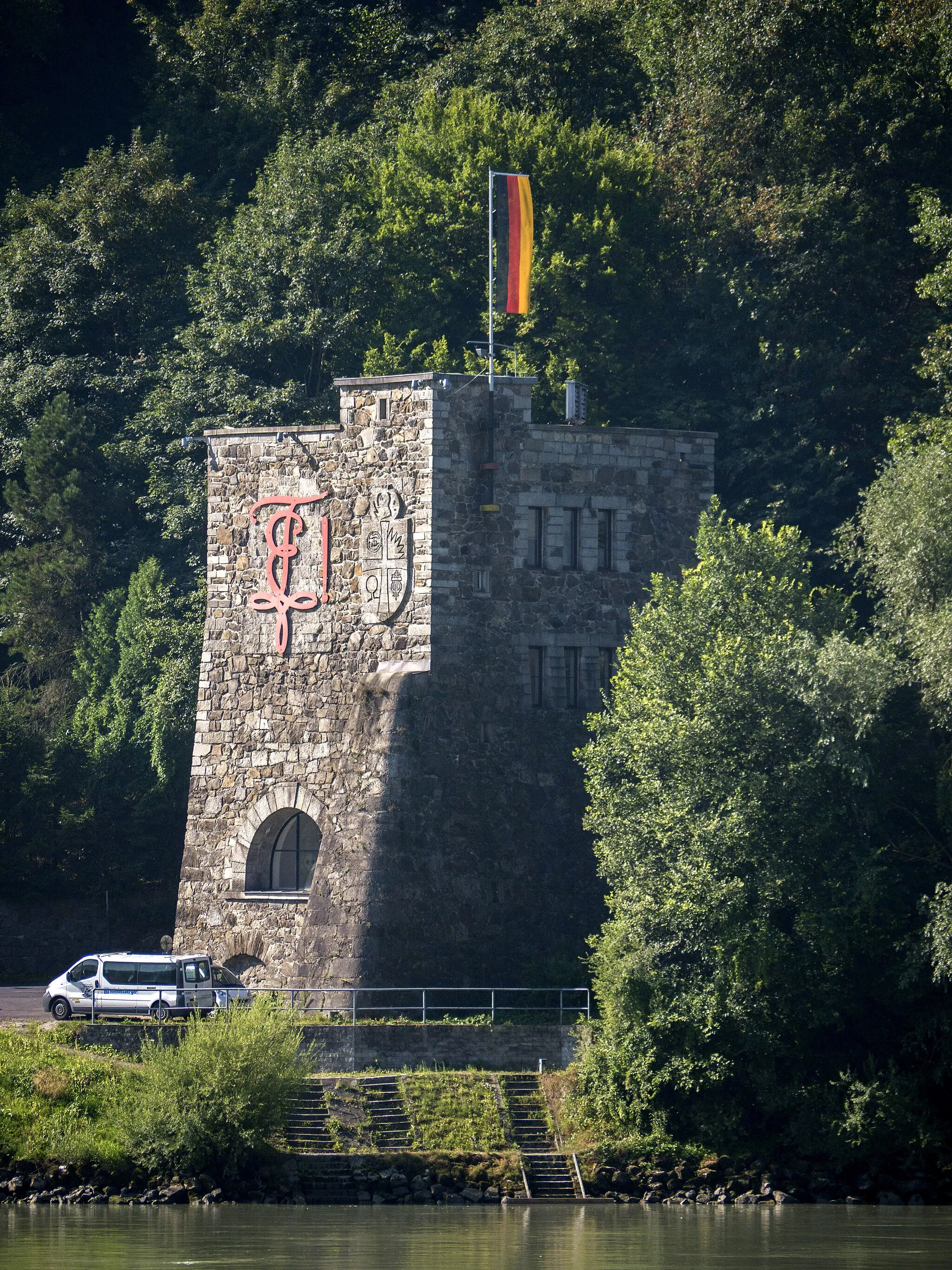 Photo showing: Sog. Anschlussturm, Klause Adelgunde mit Mauerstück