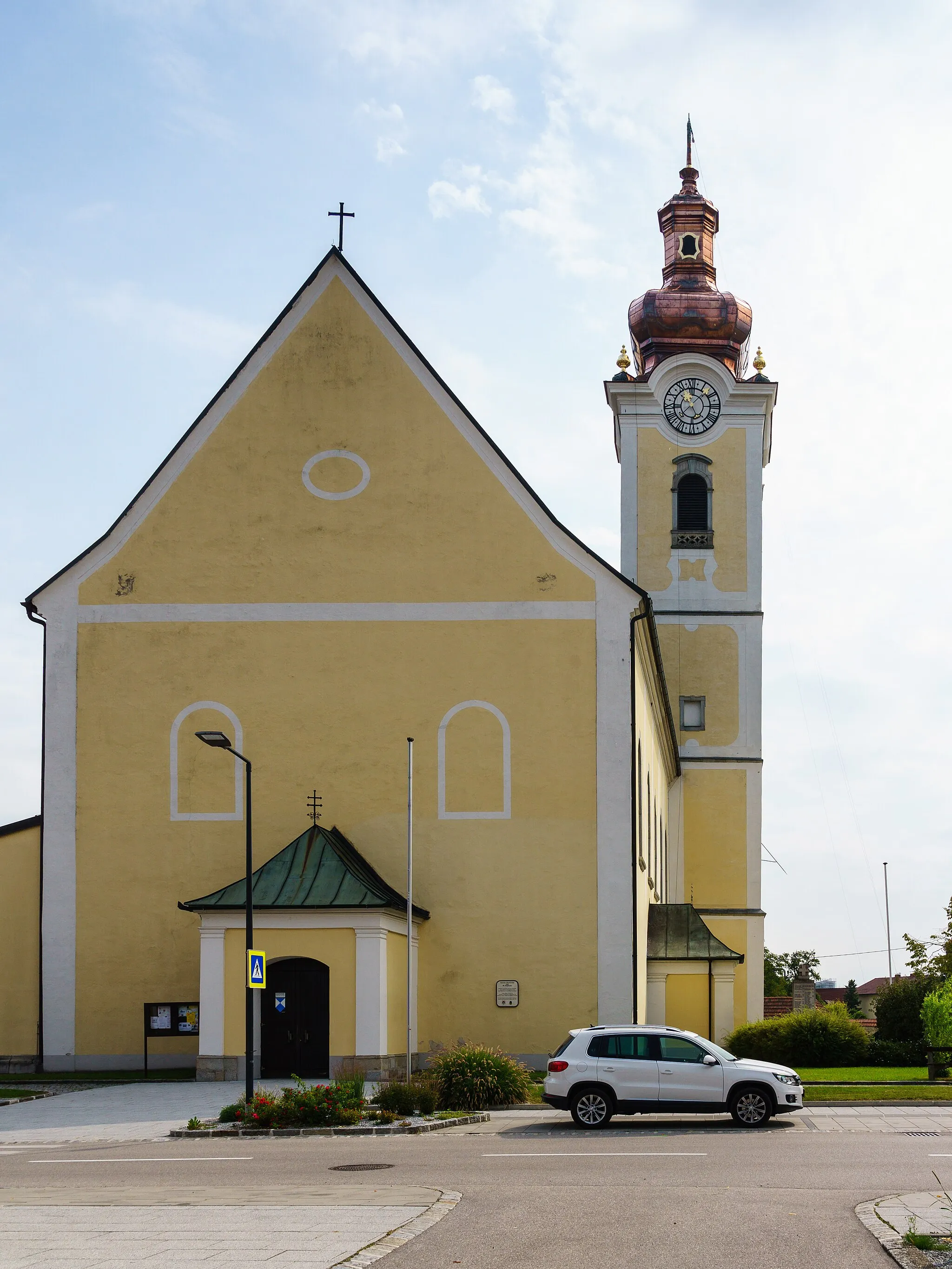 Photo showing: Kath. Pfarrkirche hl. Stephan, Pfarrgasse in Hartkirchen

This media shows the protected monument with the number 4121 in Austria. (Commons, de, Wikidata)