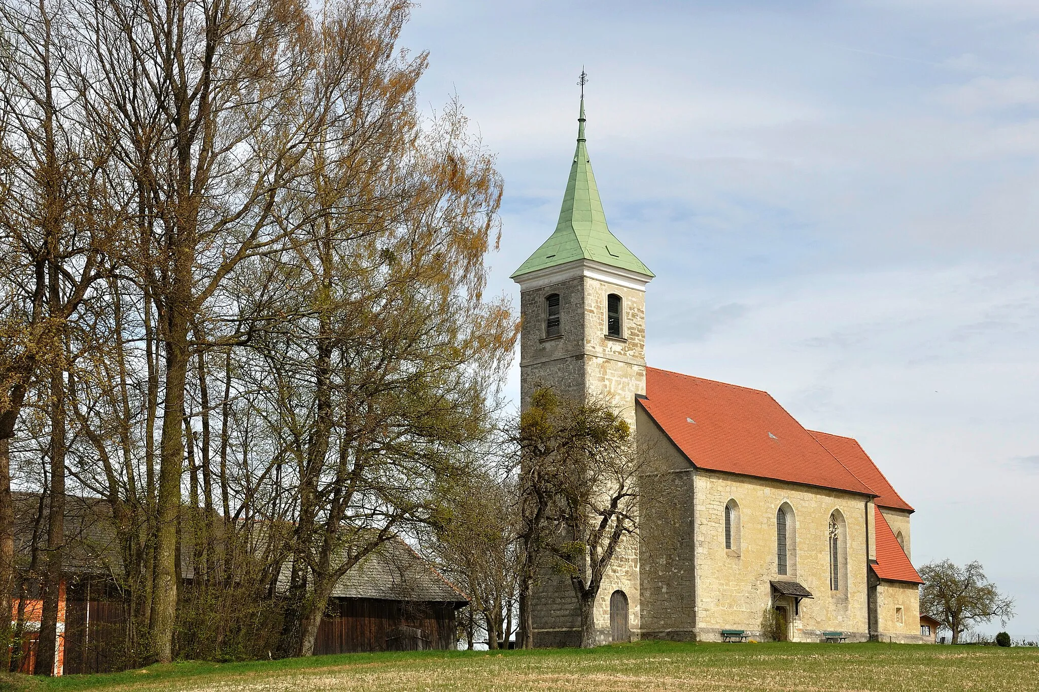 Photo showing: Kath. Filialkirche hl. Jakob und ehem. Kirchhof