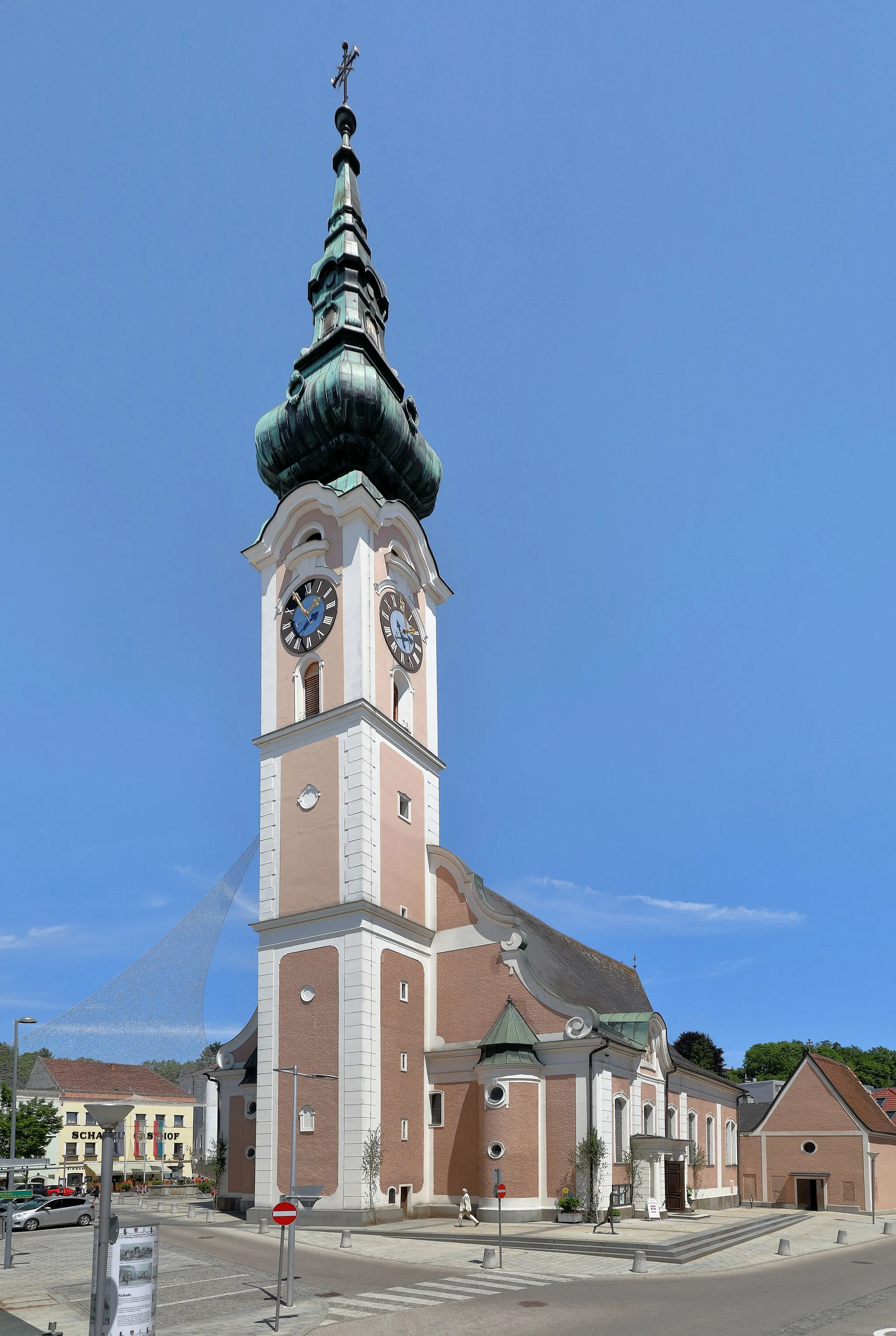 Photo showing: Parish church of Grieskirchen, Upper Austria.