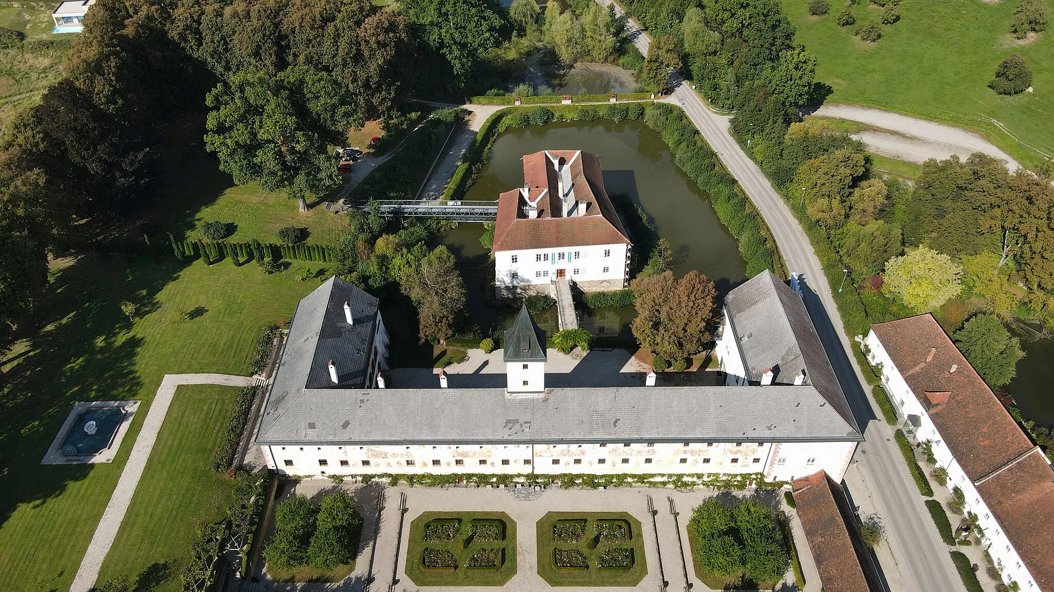 Photo showing: Aerial view of the castles of Parz, Upper Austria.