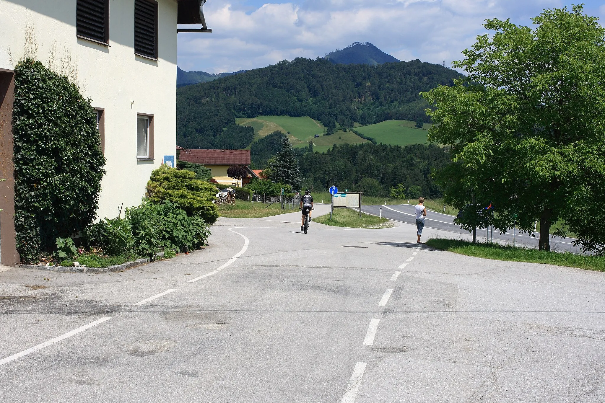 Photo showing: Der Kremstalradweg mündet in den Steyrtalradweg (bei Gasthof Steinwänd)