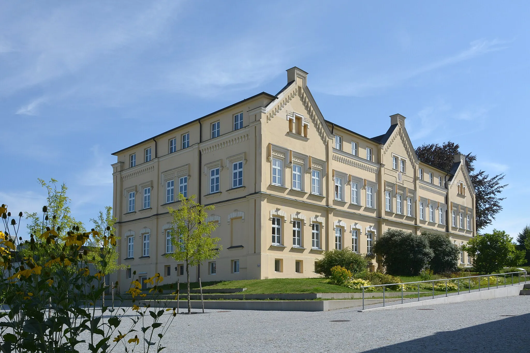 Photo showing: Landwirtschaftl. Berufs- und Fachschule Ritzlhof, ehem. Ackerbauschule