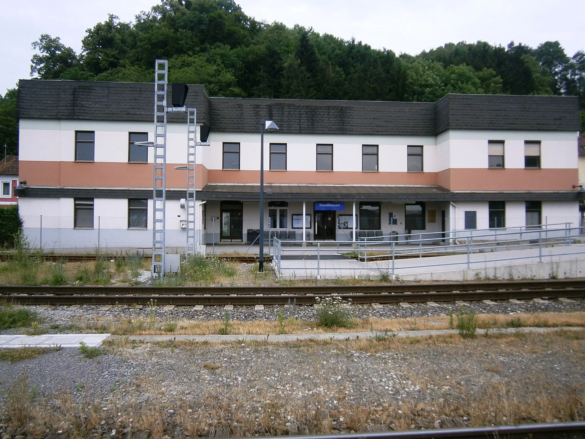 Photo showing: Mauthausen train station in Upper Austria