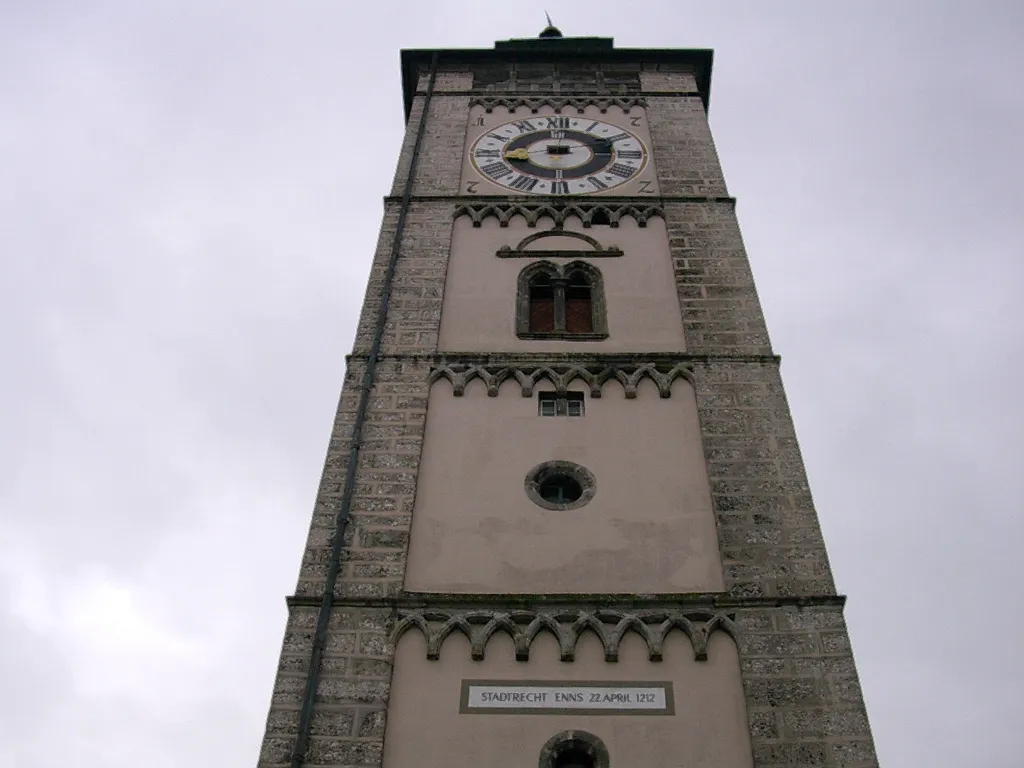 Photo showing: Stadtturm von Enns mit Gründungsdatum