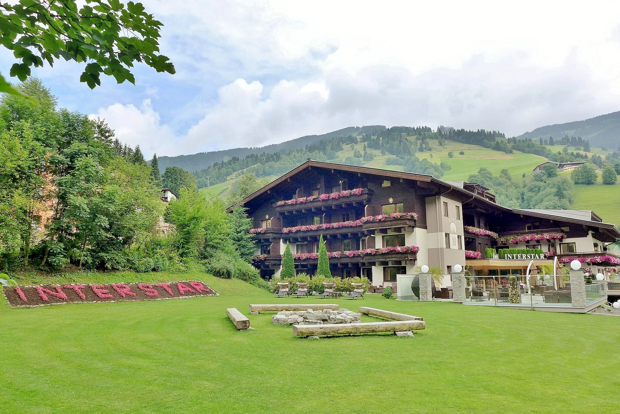 Photo showing: View of Hotel Interstar, in Saalbach-Hinterglemm, Salzburg (state), Austria.