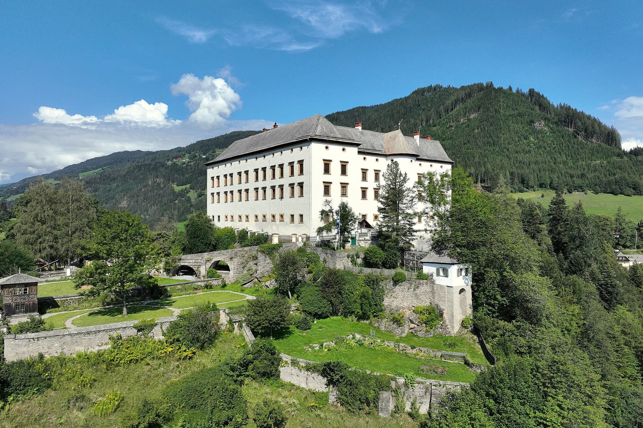Photo showing: Southeast view of Murau Castle in Styria.