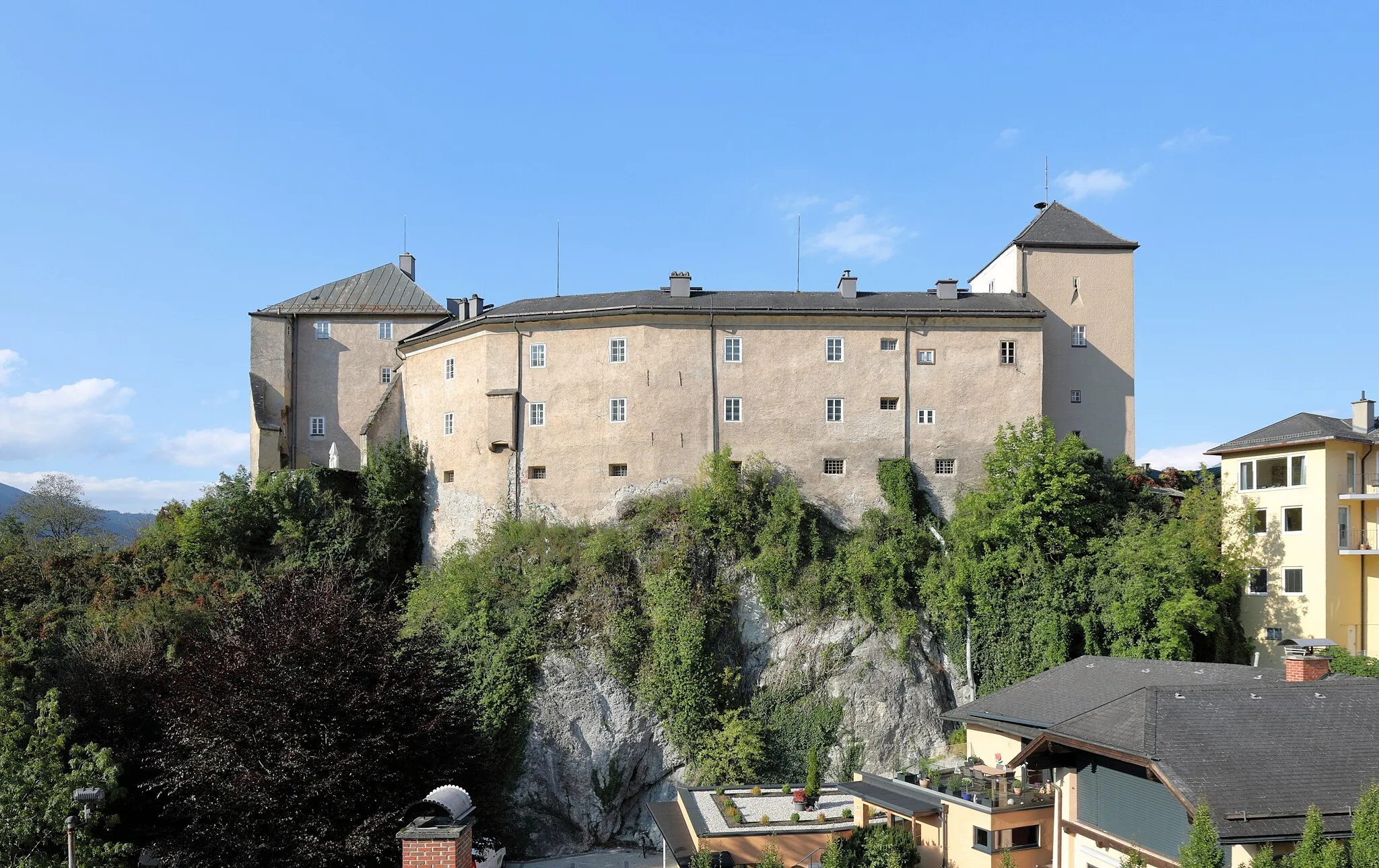 Photo showing: Südansicht der Burg Golling in der Salzburger Marktgemeinde Golling an der Salzach.