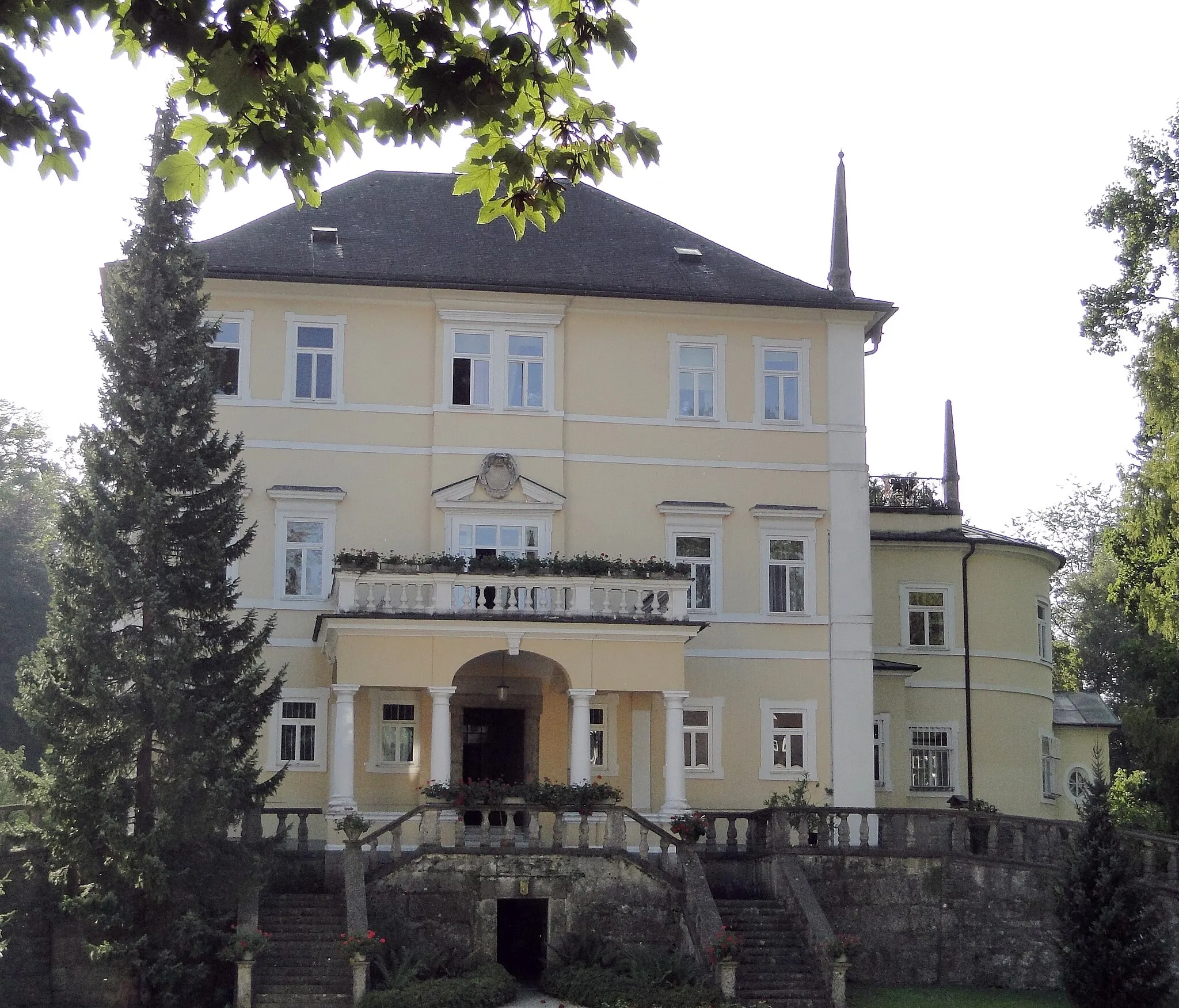 Photo showing: Schloss Emsburg (Kreuzhofschloss) mit Inventar