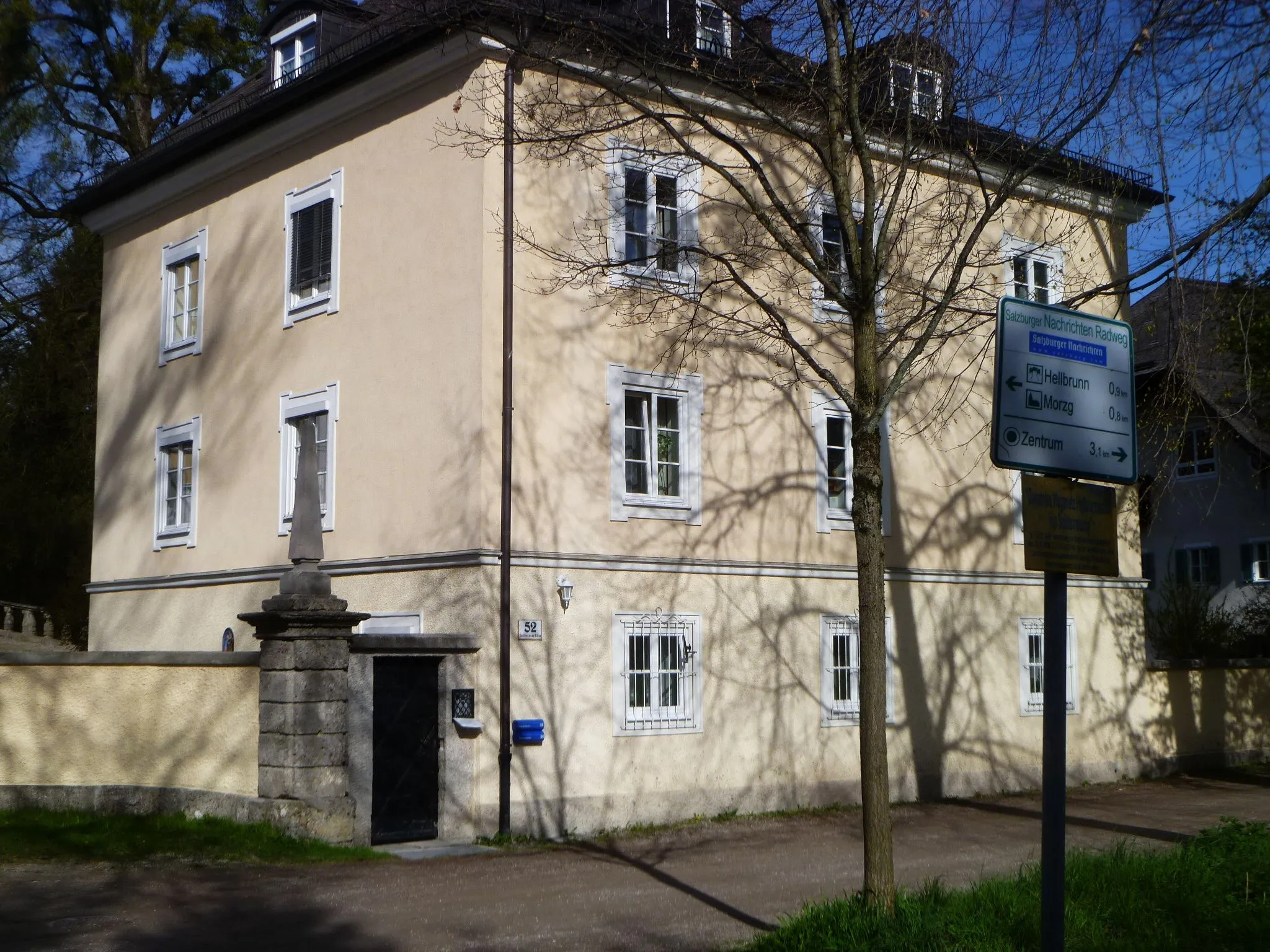 Photo showing: Schloss Emsburg (Kreuzhofschloss) mit Inventar