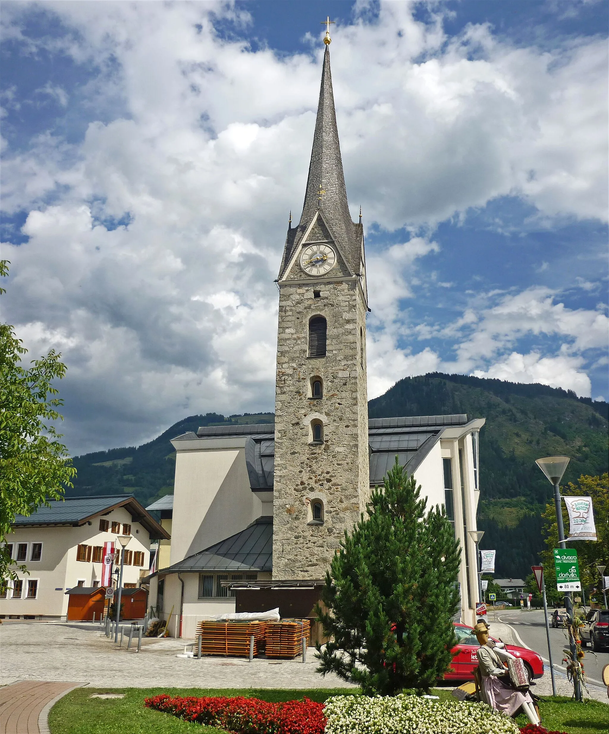 Photo showing: Turm der Pfarrkirche hl. Maria in Maishofen

This media shows the protected monument with the number 42197 in Austria. (Commons, de, Wikidata)