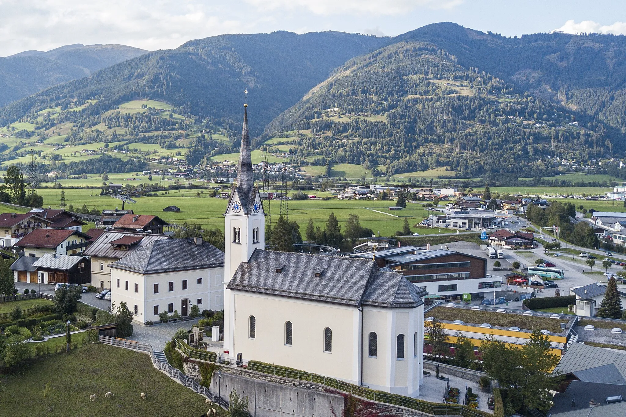 Photo showing: Pfarrkirche, Kaprun, Salzburg, Österreich