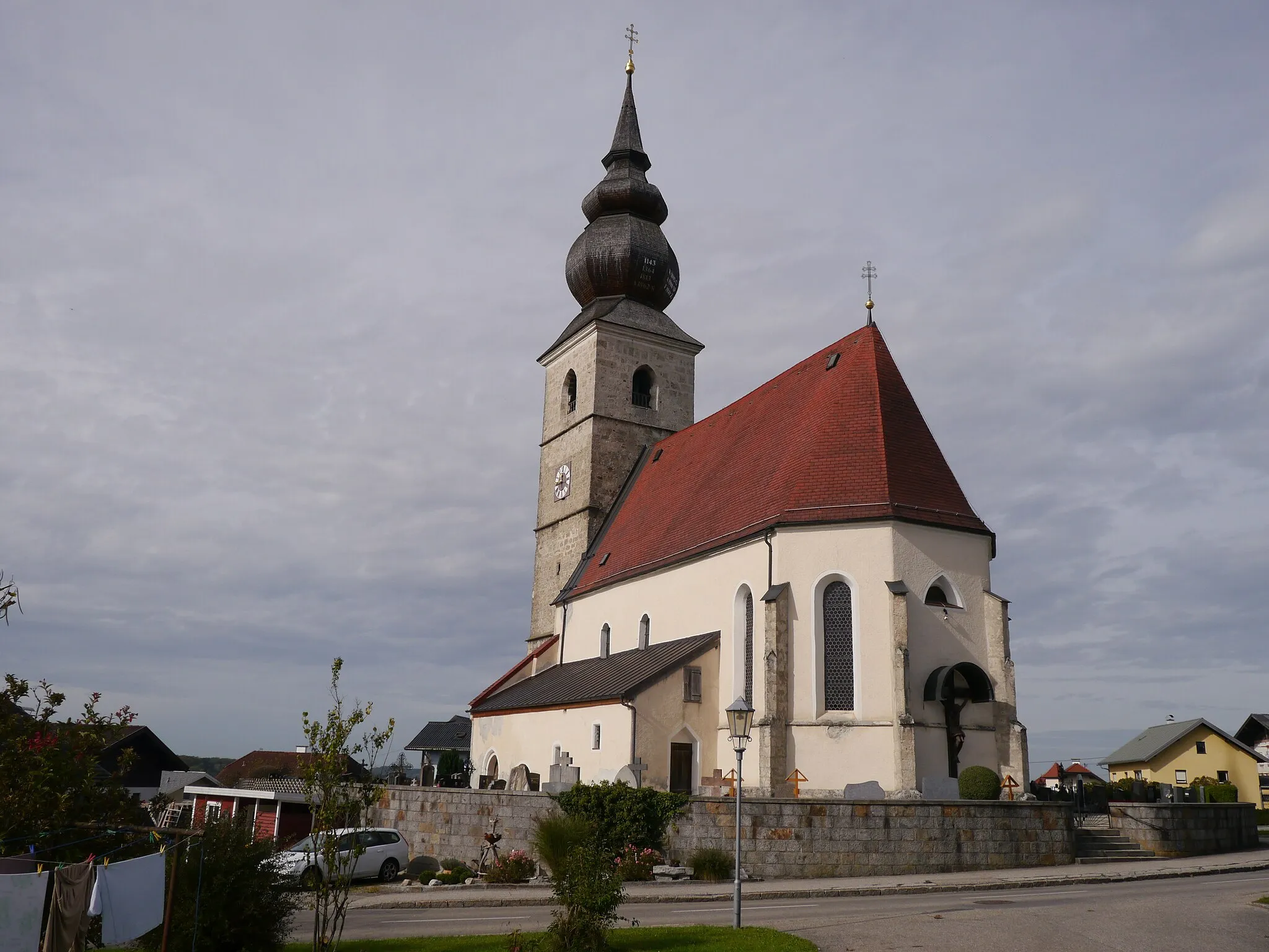 Photo showing: Kath. Pfarrkirche hl. Kunigunde und Friedhof