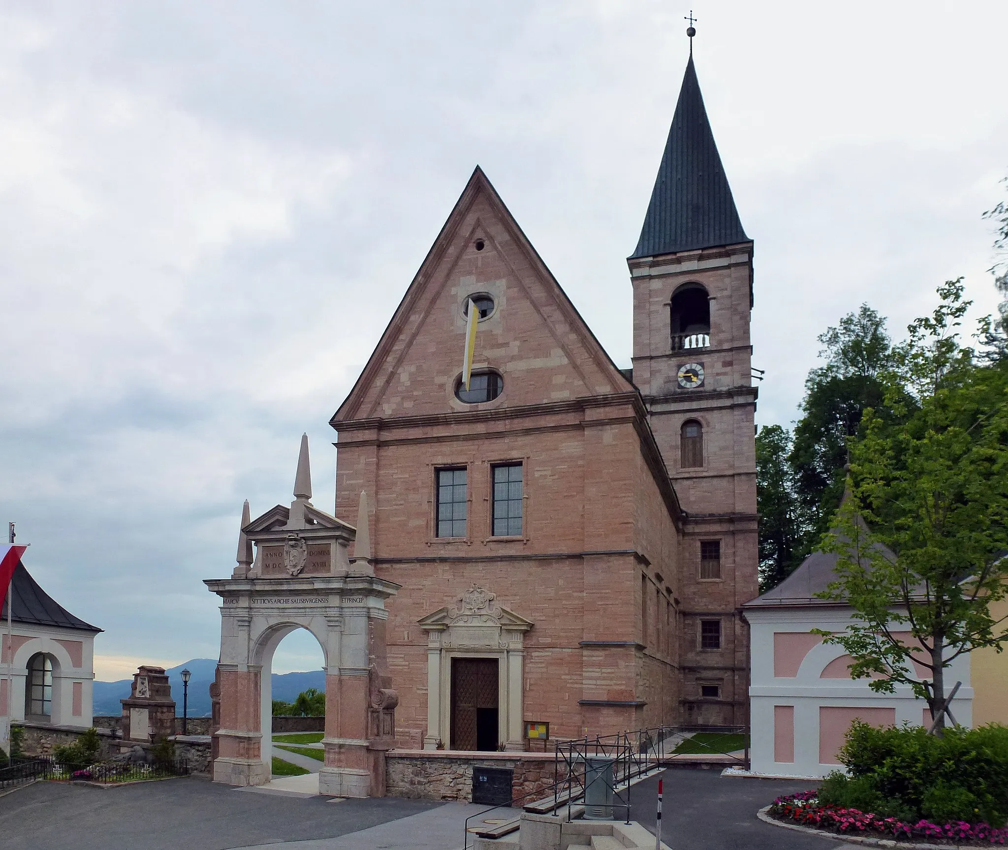Photo showing: Pfarr- und Wallfahrtskirche Mariä Himmelfahrt - Rupertusplatz, Bad Dürnberg (Hallein)