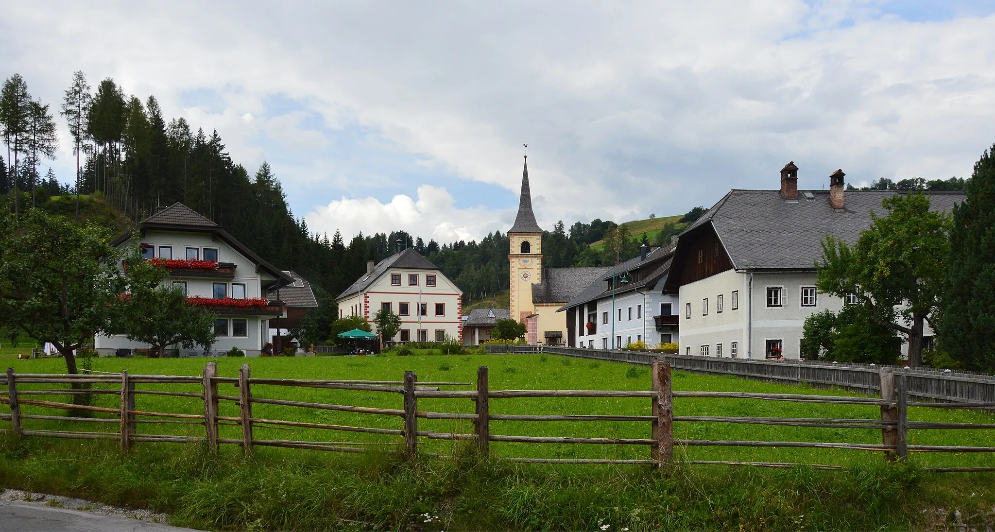 Photo showing: View of the center of Sankt Andrä im Lungau from the Lungauer Landesstrasse, 2023