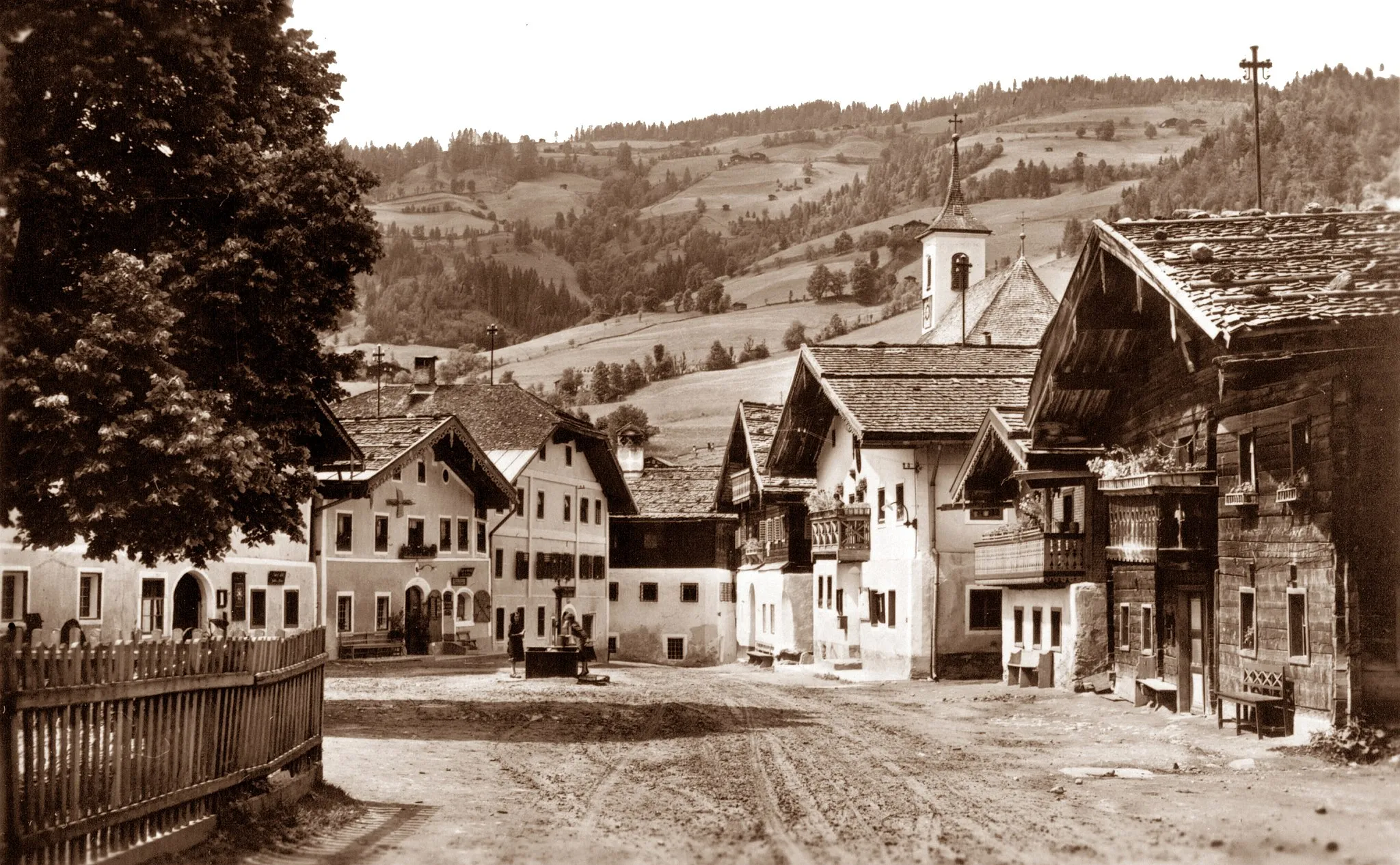 Photo showing: Marktplatz in Wagrain, Salzburgerland, Österreich; vor dem großen Marktbrand