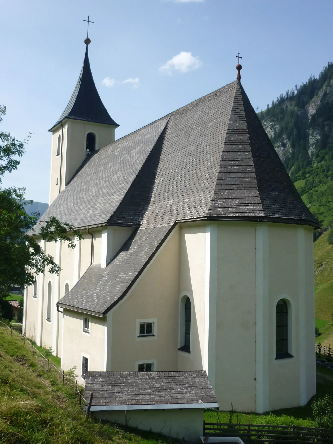 Photo showing: Pfarrkirche hl. Josef in Hüttschlag, erbaut 1679 unter Maximilian Gandolph, Graf von Khuenburg, Erzbischof von Salzburg