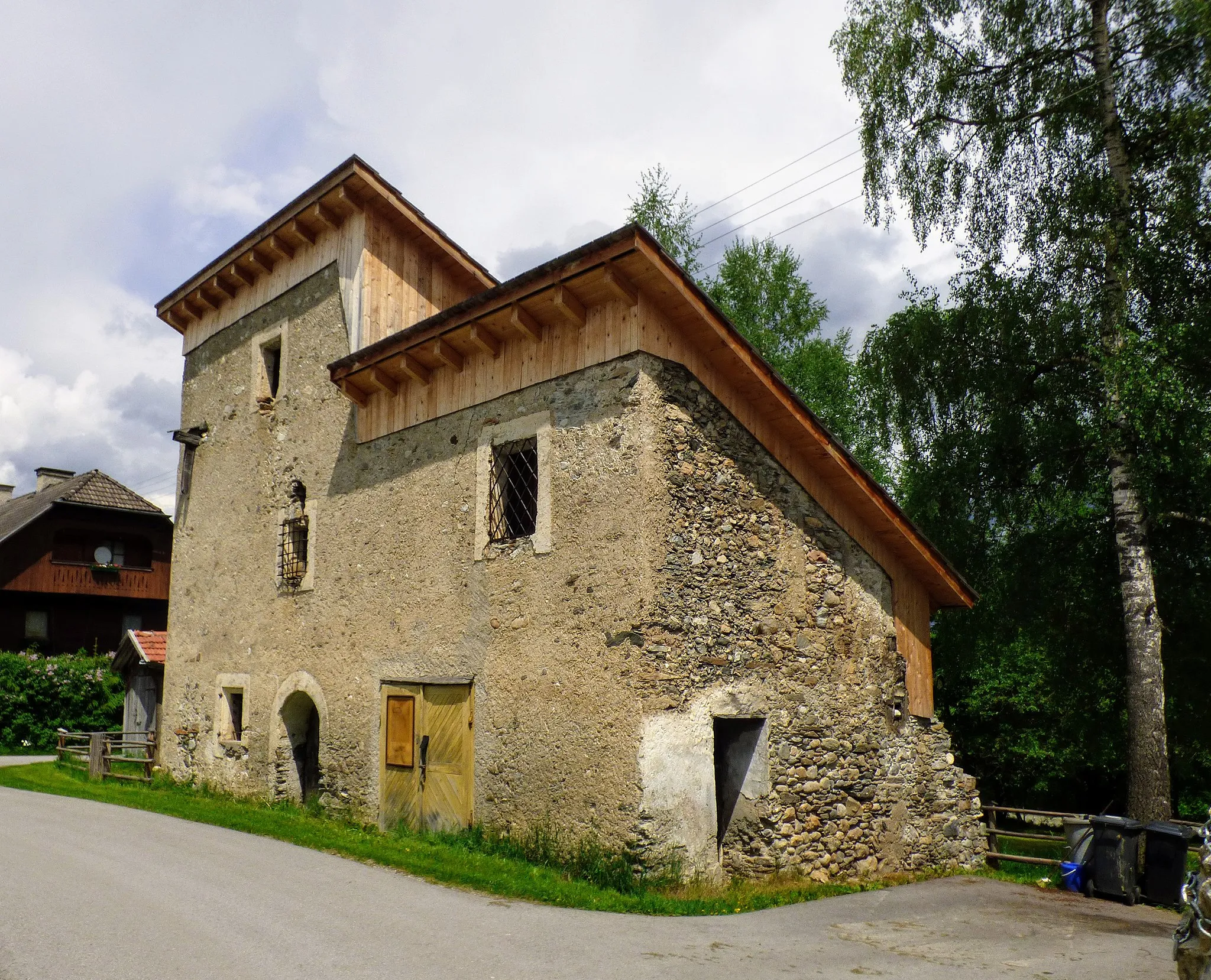 Photo showing: This media shows the protected monument with the number 23917 in Austria. (Commons, de, Wikidata)

Ansitz Gröbendorf (Gde. Mariapfarr)