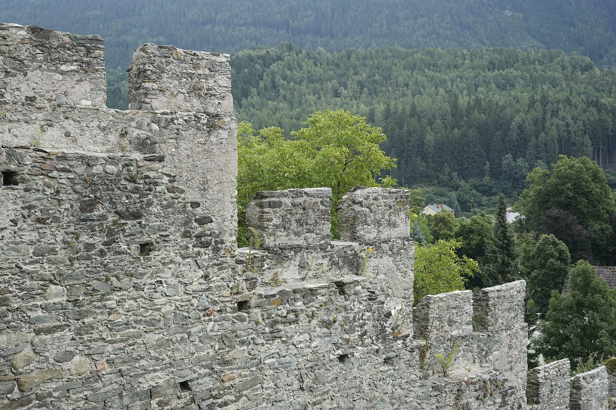 Photo showing: Mauer der Alten Burg Gmünd.